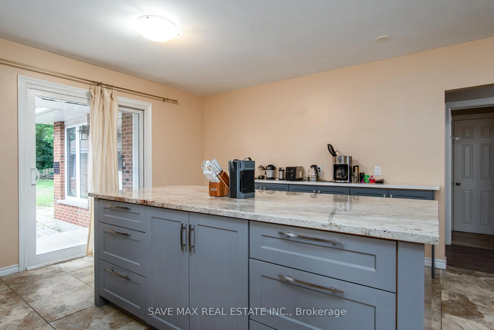 Photo 12 of 467 Stirling Avenue S, Kitchener — HOMEH
