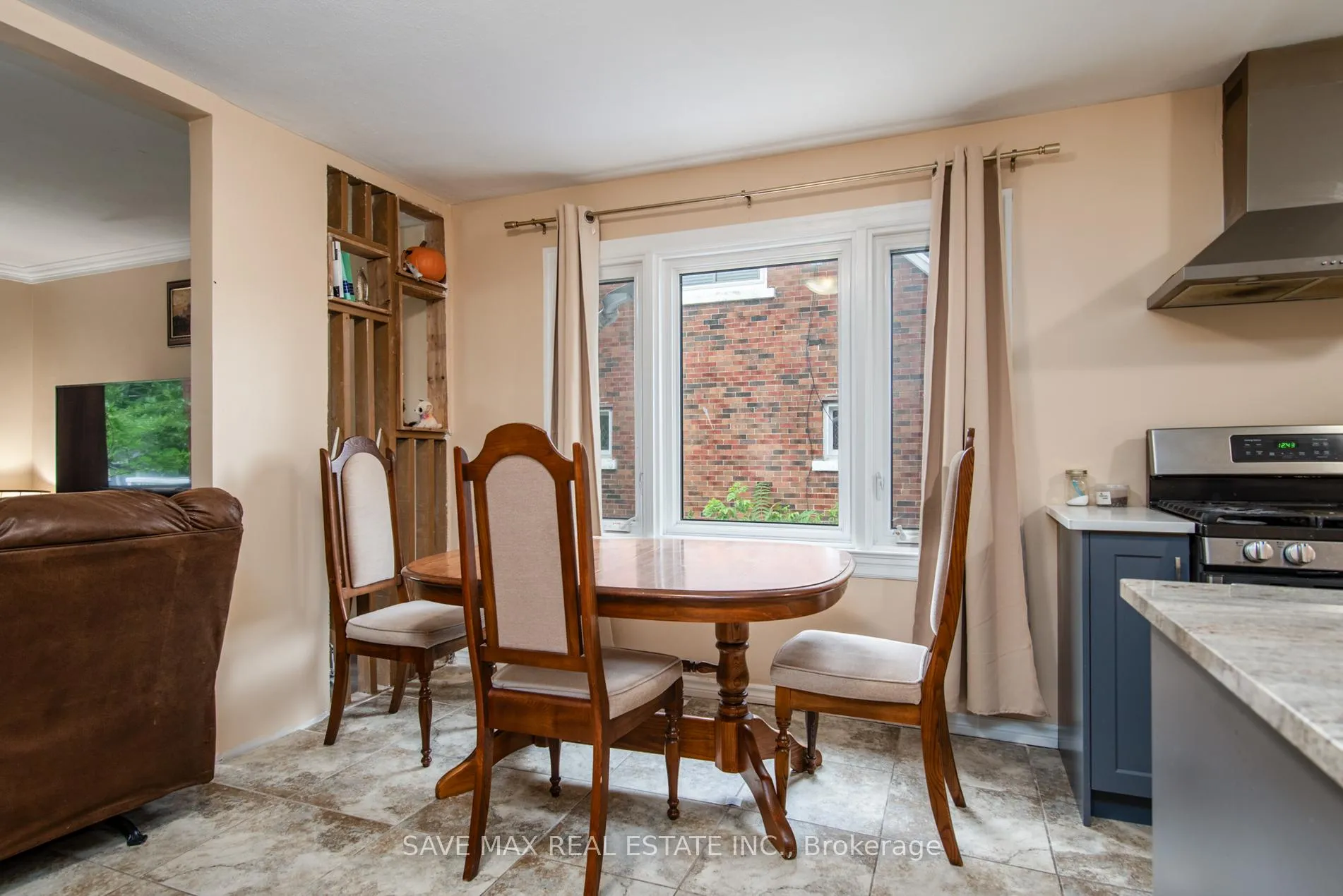 Photo 17 of 467 Stirling Avenue S, Kitchener — HOMEH