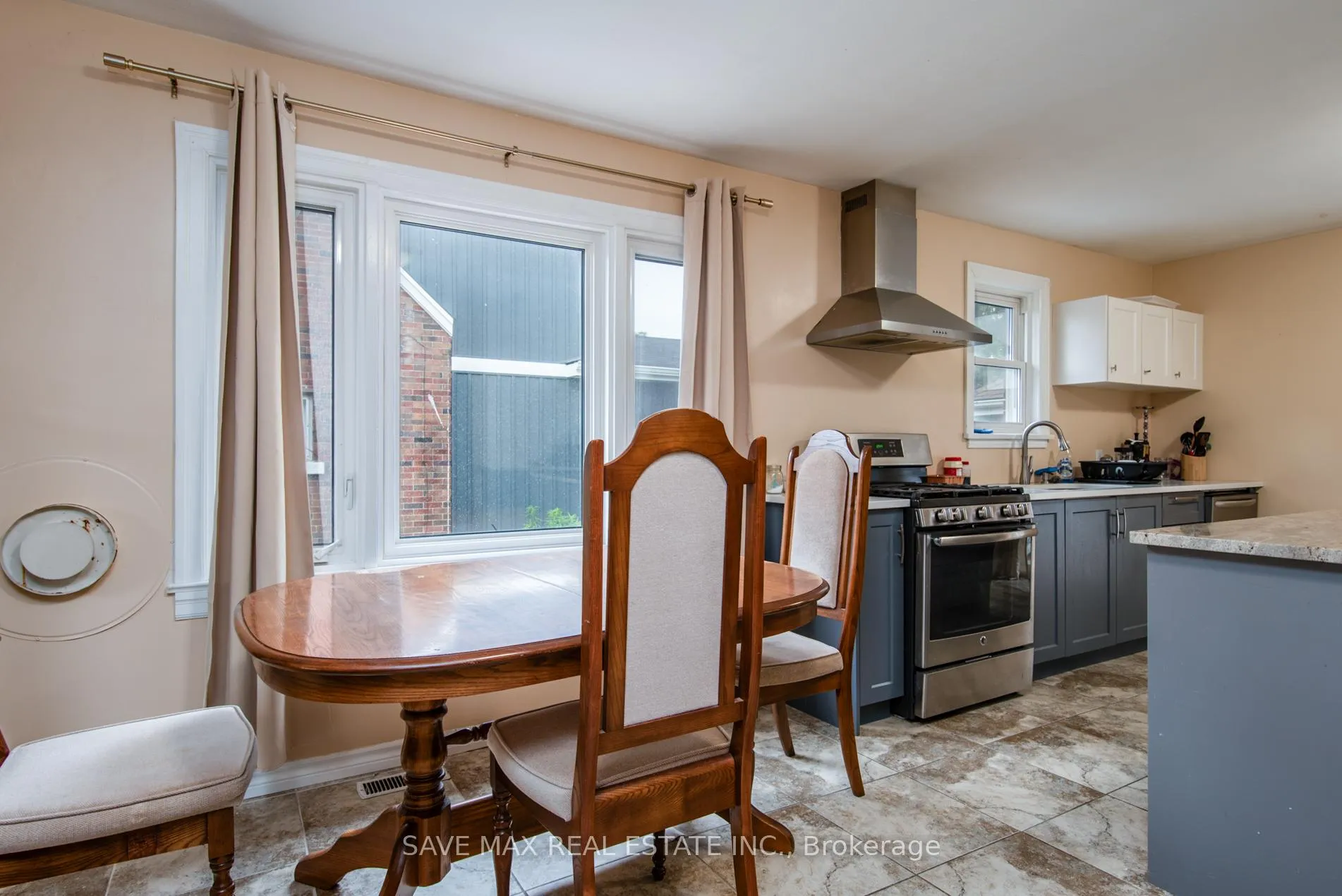 Photo 18 of 467 Stirling Avenue S, Kitchener — HOMEH