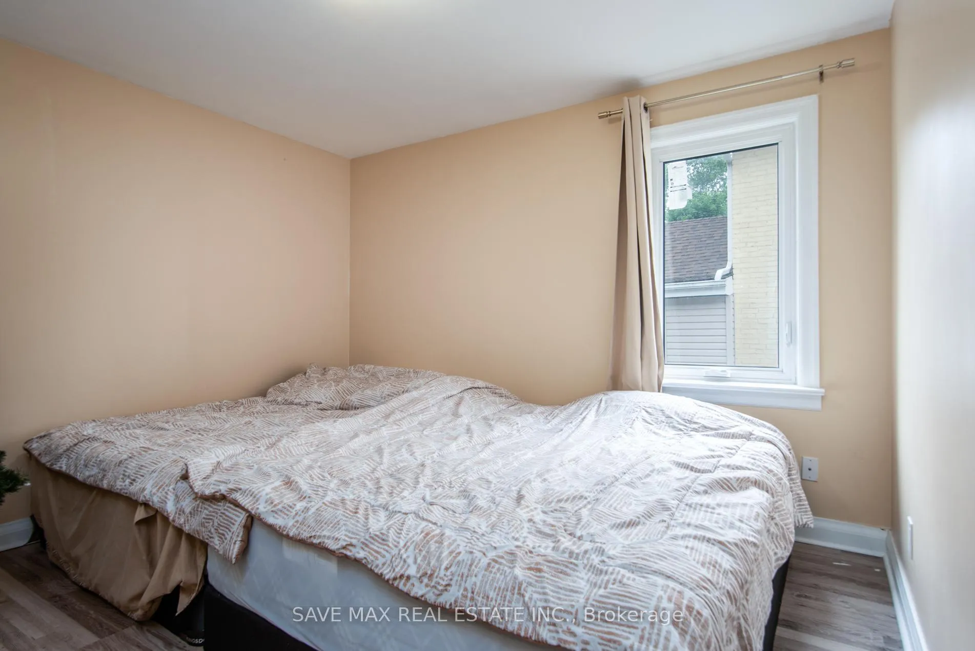 Photo 23 of 467 Stirling Avenue S, Kitchener — HOMEH