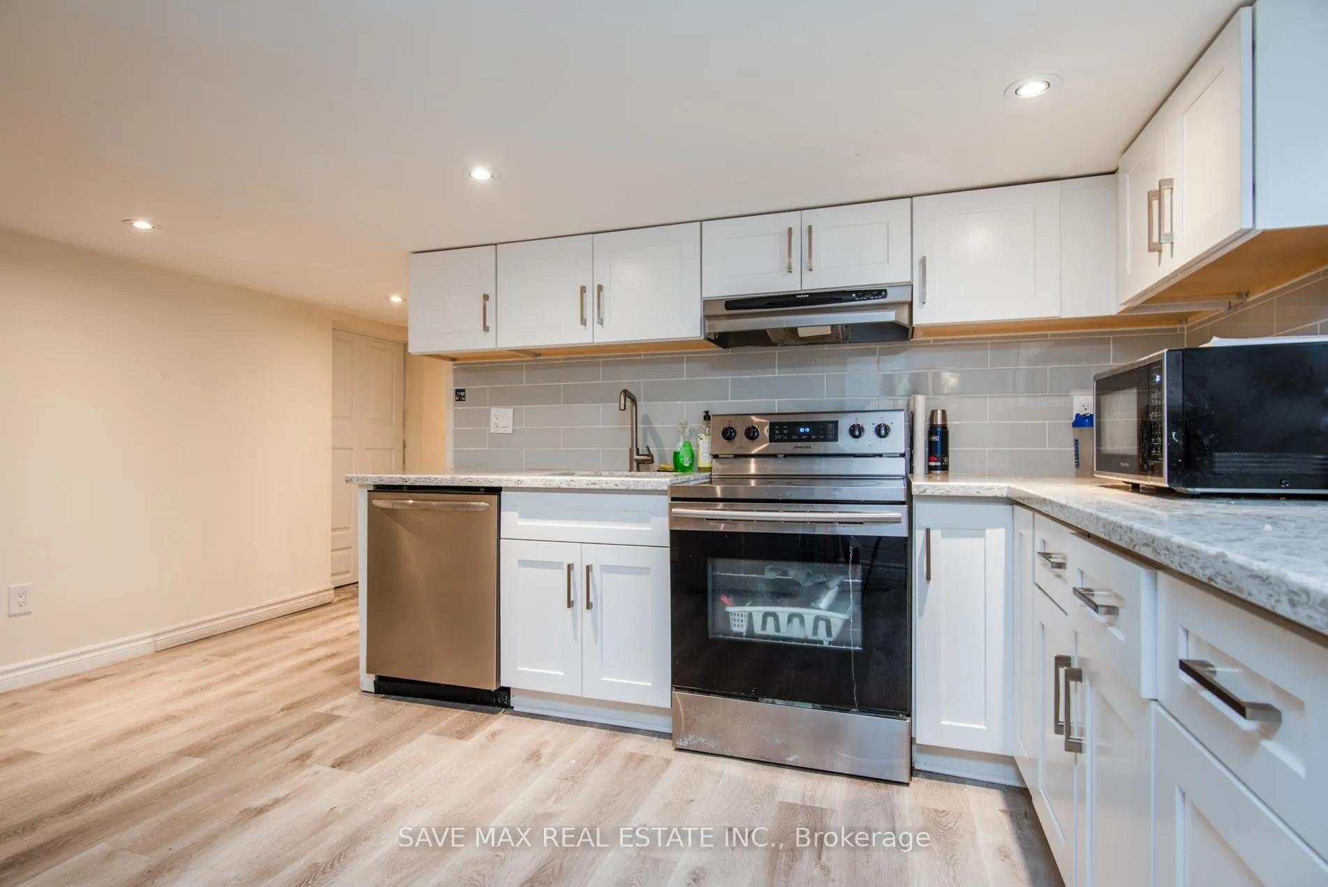 Photo 40 of 467 Stirling Avenue S, Kitchener — HOMEH