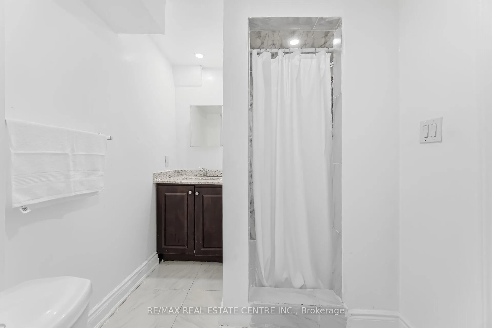 Photo 47 of 26 Braemore Road, Brampton, Brampton West — HOMEH