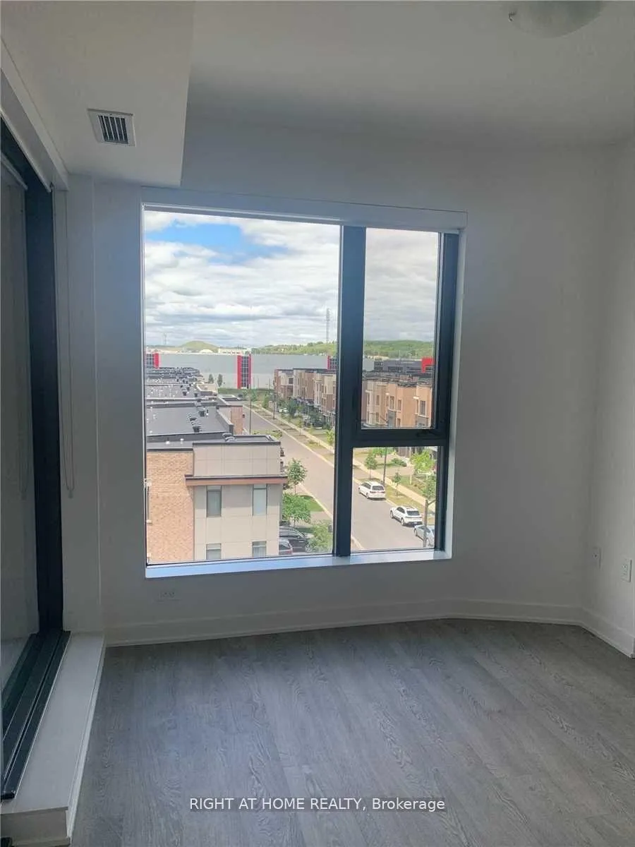 Photo 5 of Unit 510, 120 Eagle Rock Way, Vaughan, Rural Vaughan — HOMEH