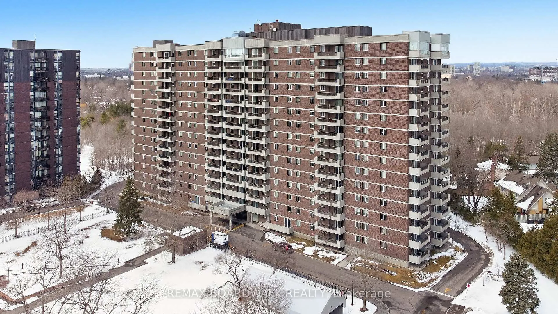 Photo 3 of Unit 1408, 1705 Playfair Drive, Ottawa, Playfair Park — HOMEH
