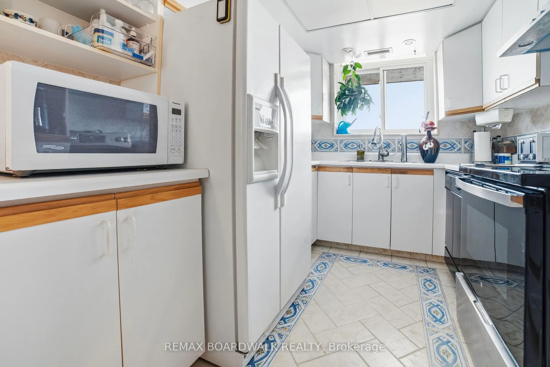 Photo 24 of Unit 1408, 1705 Playfair Drive, Ottawa, Playfair Park — HOMEH