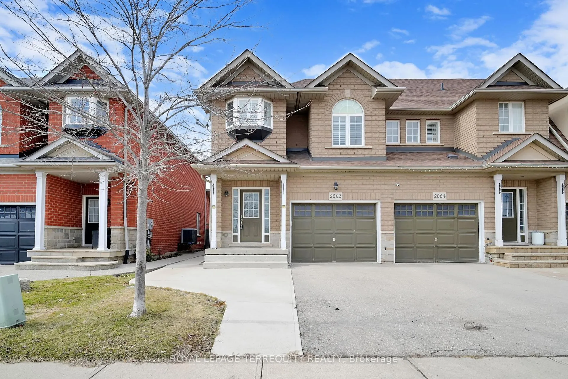 Front of 2062 Redstone Crescent