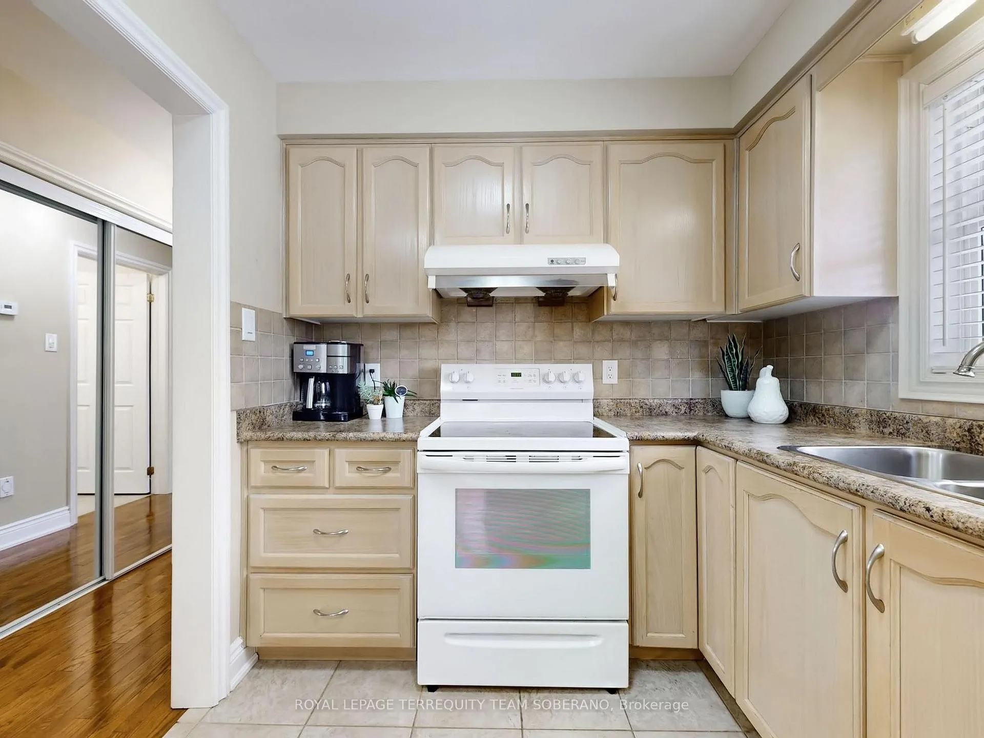 Photo 17 of 10 Gram Street, Vaughan, Maple — HOMEH
