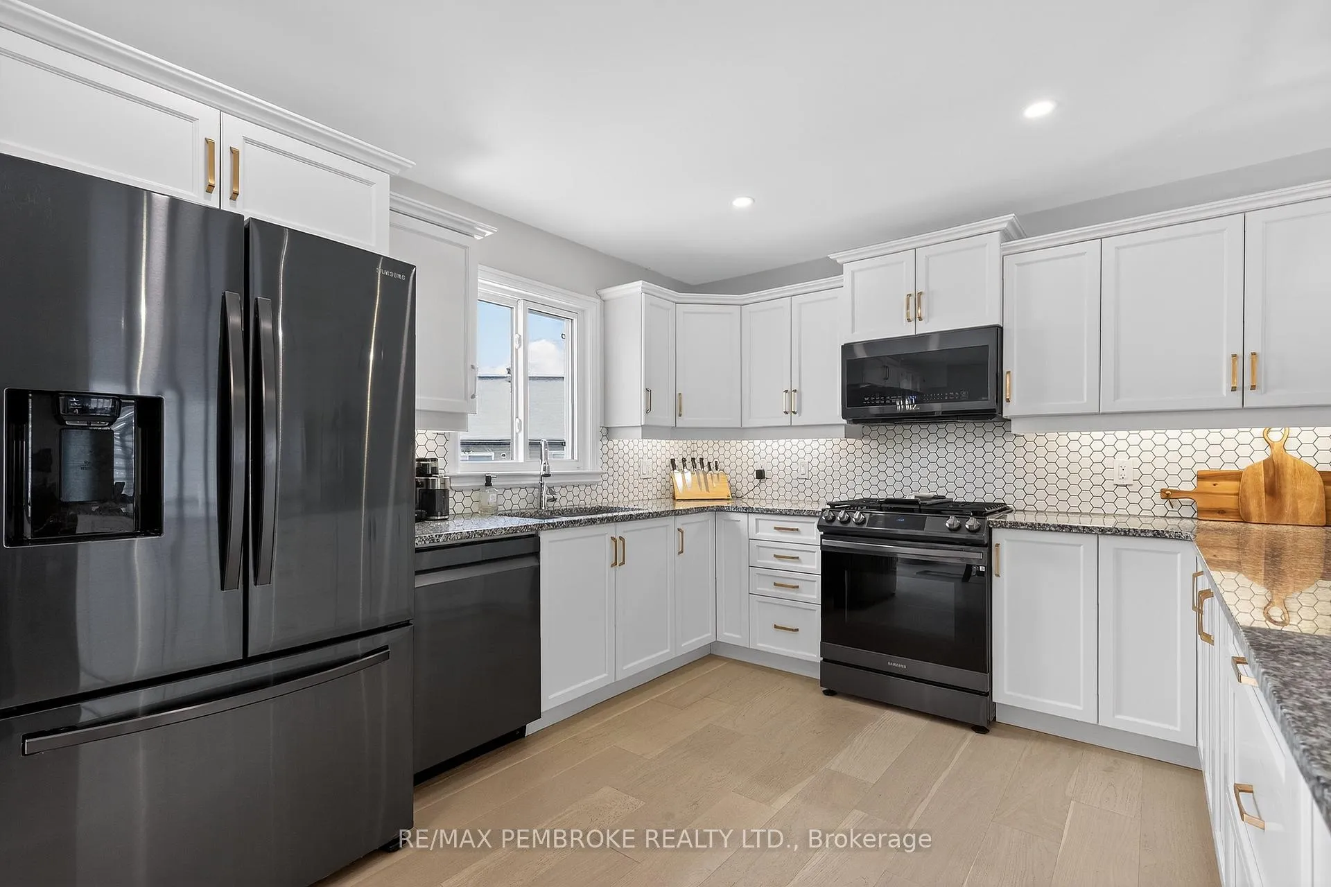 Photo 7 of 43 Liam Street, Petawawa — HOMEH