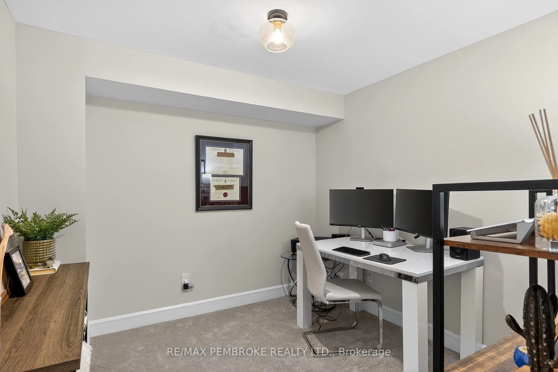 Photo 46 of 43 Liam Street, Petawawa — HOMEH