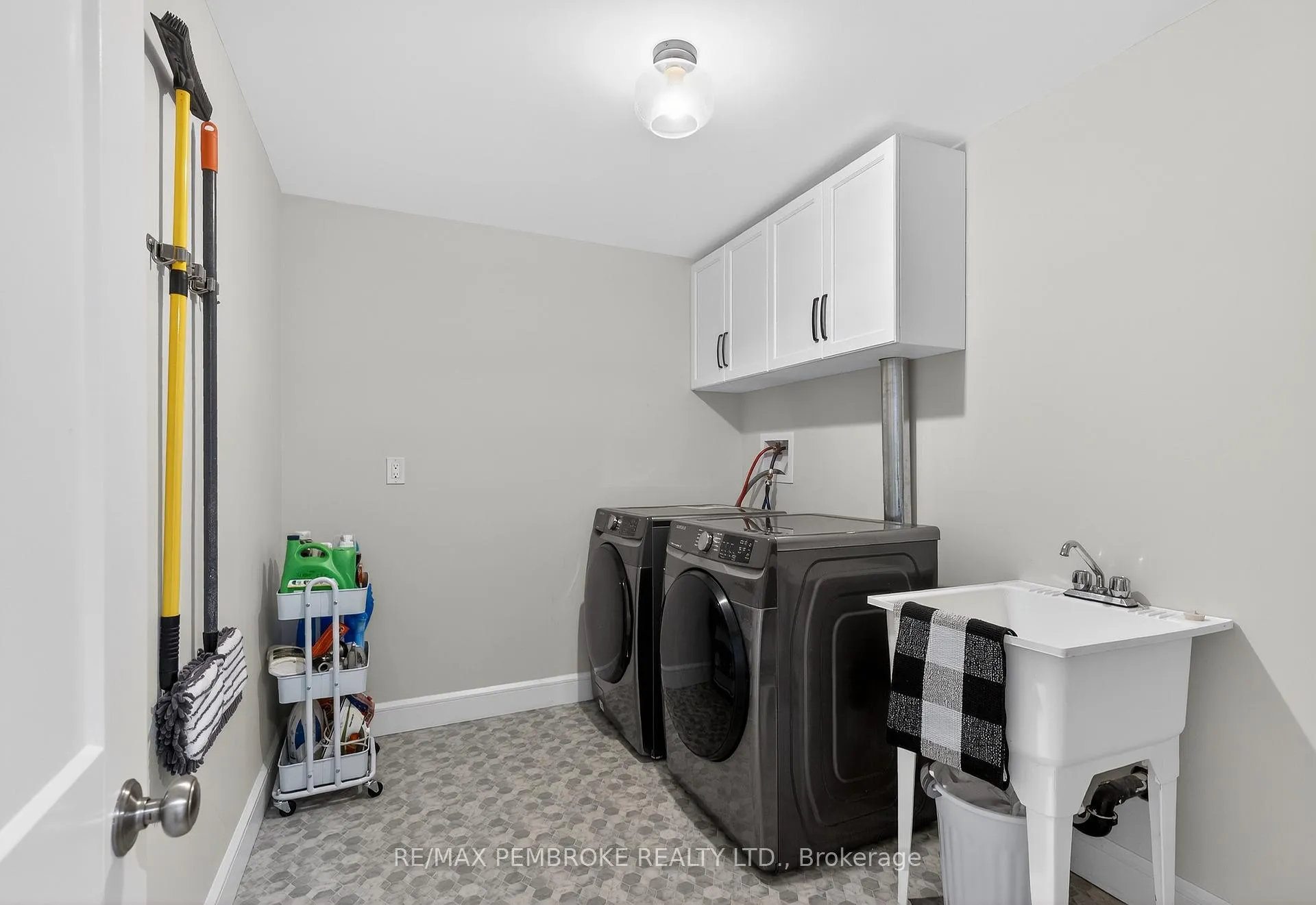 Photo 47 of 43 Liam Street, Petawawa — HOMEH