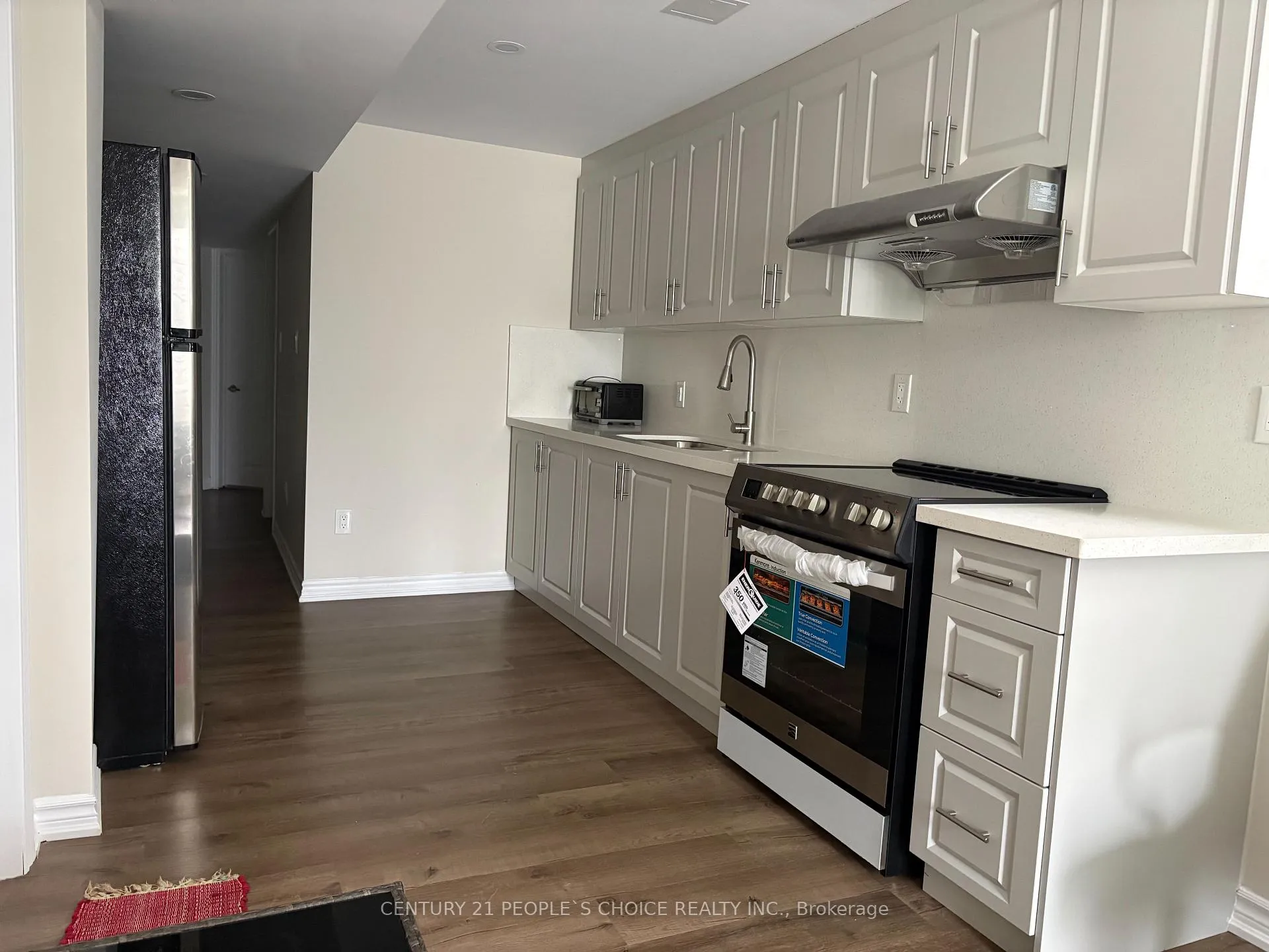 Photo 3 of Unit Bsmt, 11 Portrush Trail, Brampton, Credit Valley — HOMEH