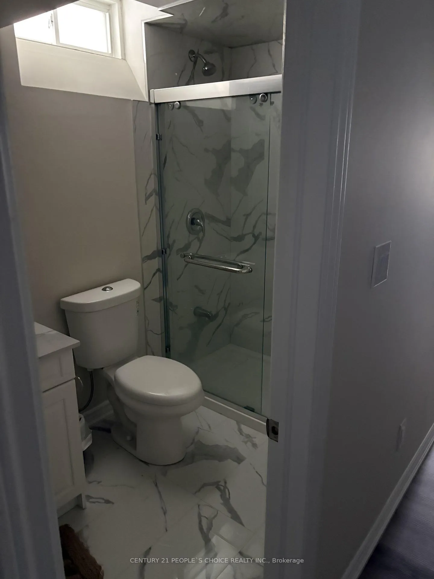 Photo 6 of Unit Bsmt, 11 Portrush Trail, Brampton, Credit Valley — HOMEH