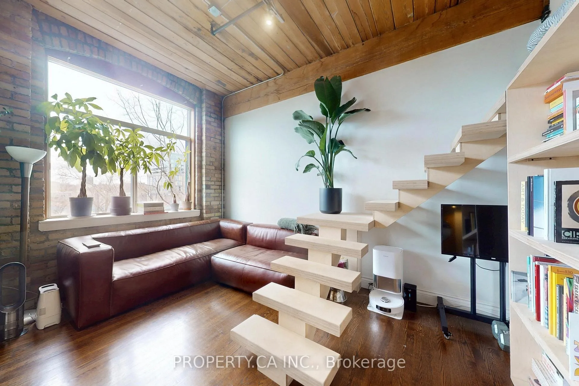 Photo 4 of Unit 210, 24 Noble Street, Toronto, Roncesvalles — HOMEH