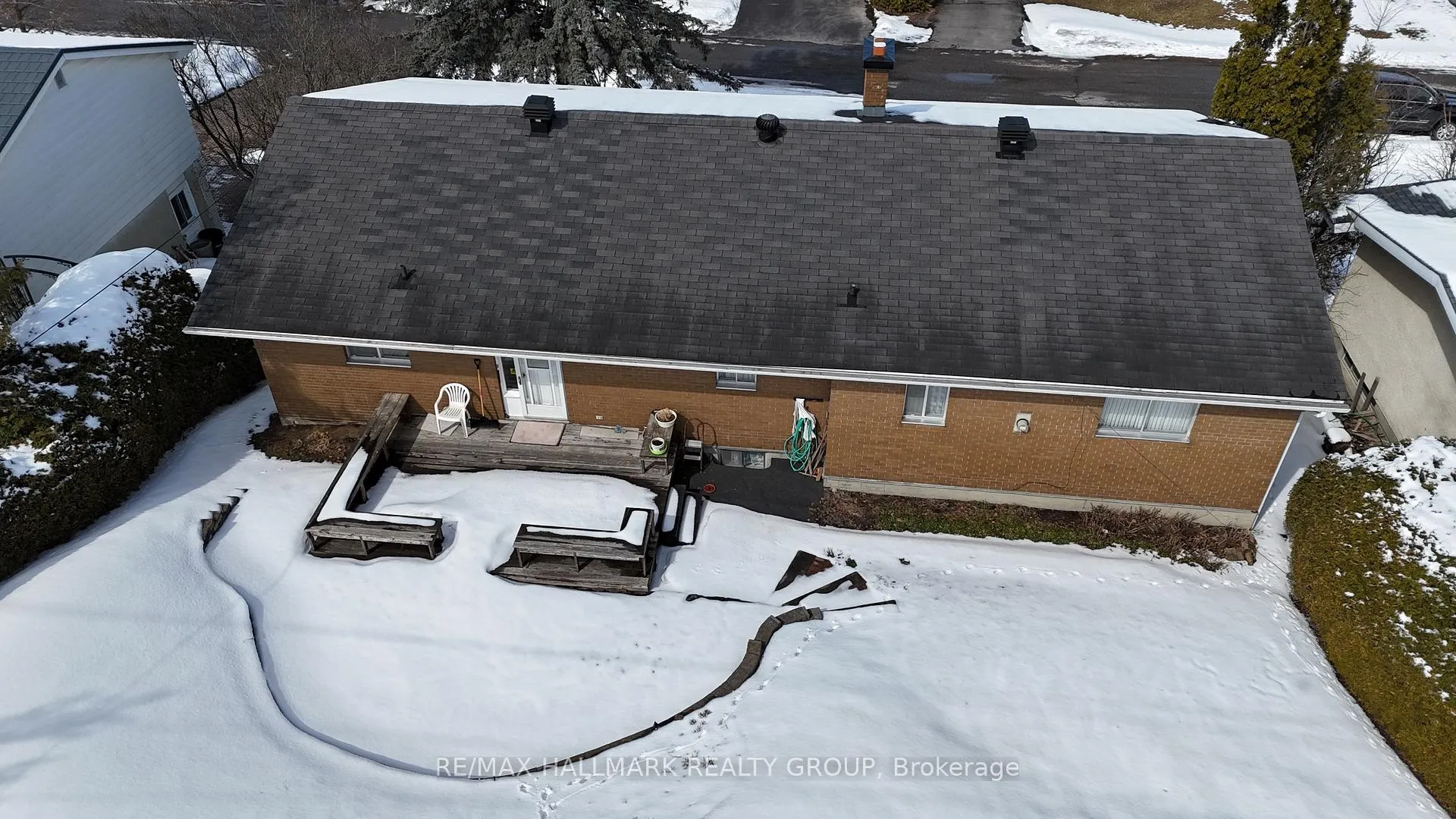 Photo 2 of 44 Foothills Drive, Ottawa, Lynwood Village — HOMEH