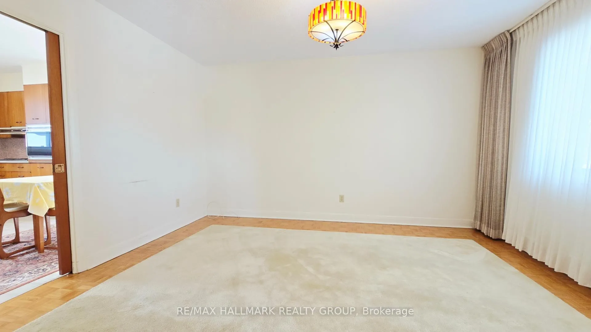 Photo 8 of 44 Foothills Drive, Ottawa, Lynwood Village — HOMEH
