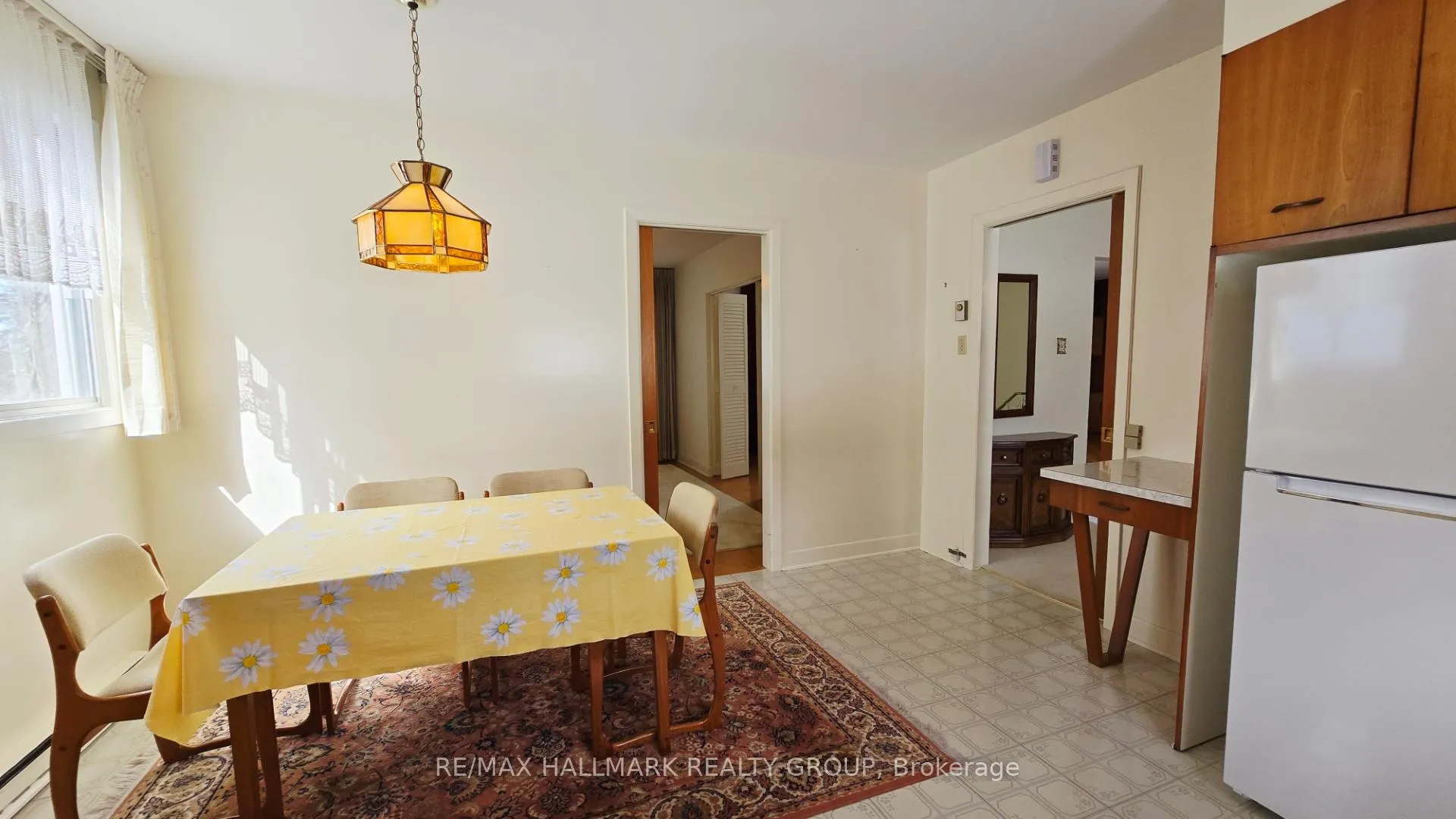 Photo 11 of 44 Foothills Drive, Ottawa, Lynwood Village — HOMEH