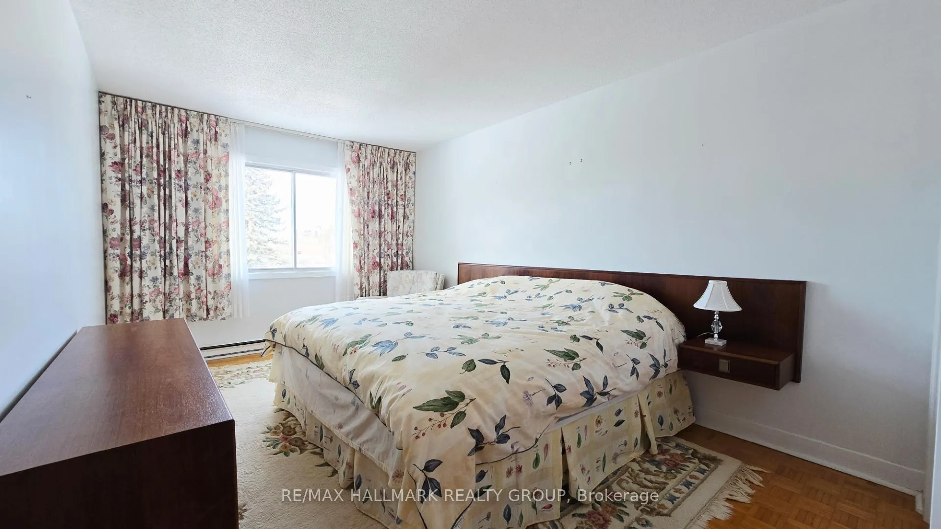 Photo 19 of 44 Foothills Drive, Ottawa, Lynwood Village — HOMEH
