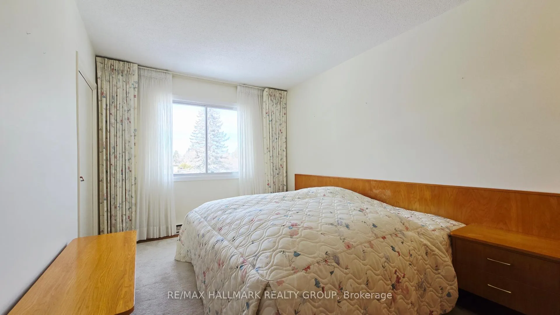 Photo 21 of 44 Foothills Drive, Ottawa, Lynwood Village — HOMEH