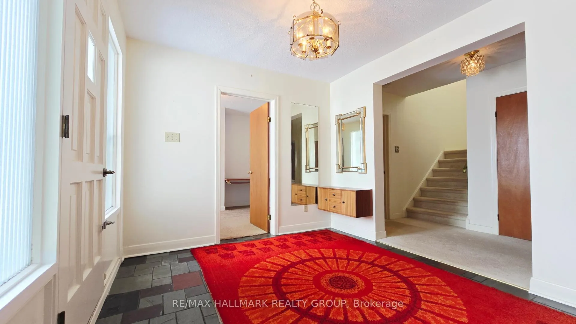 Photo 24 of 44 Foothills Drive, Ottawa, Lynwood Village — HOMEH