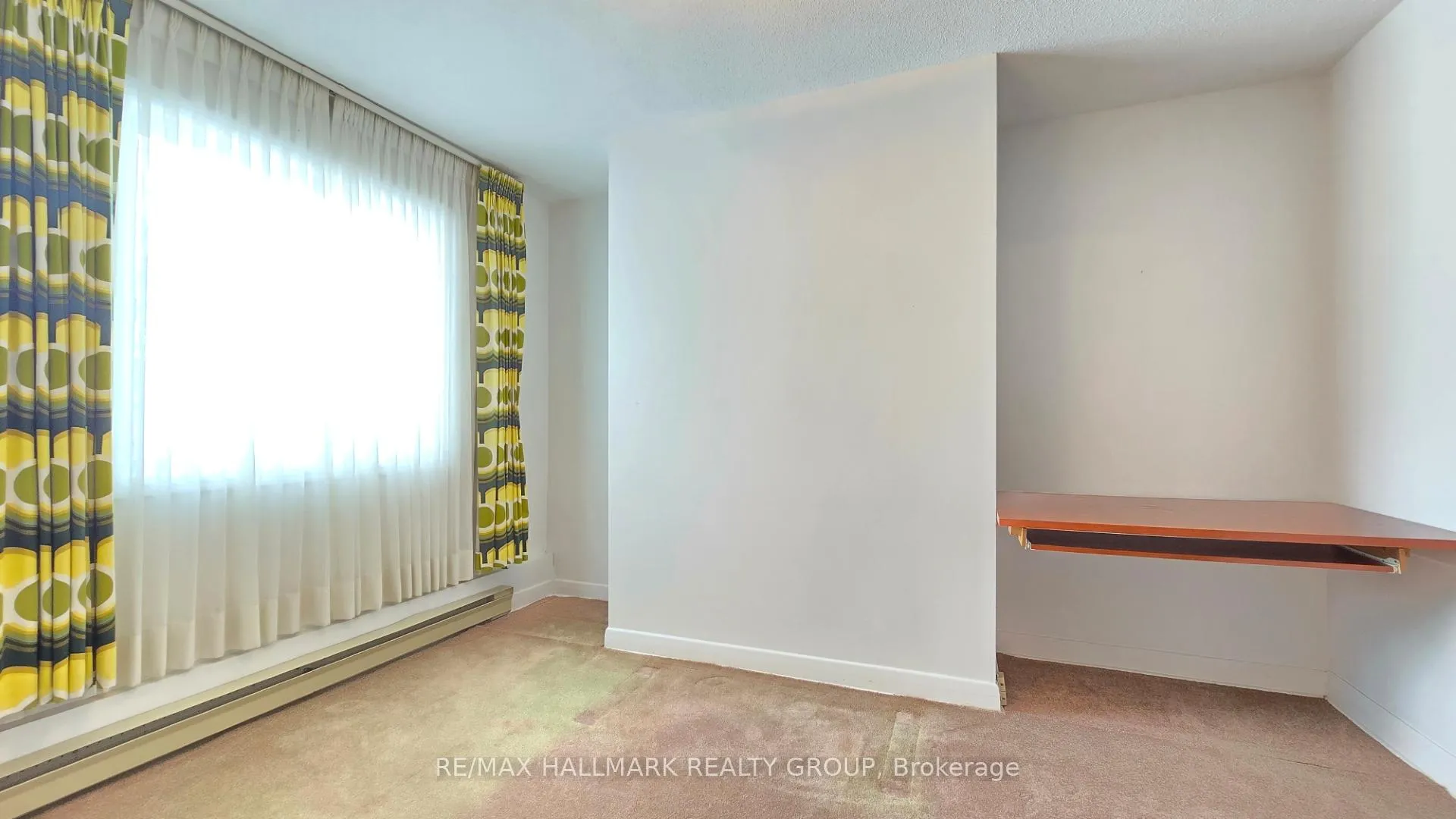 Photo 26 of 44 Foothills Drive, Ottawa, Lynwood Village — HOMEH