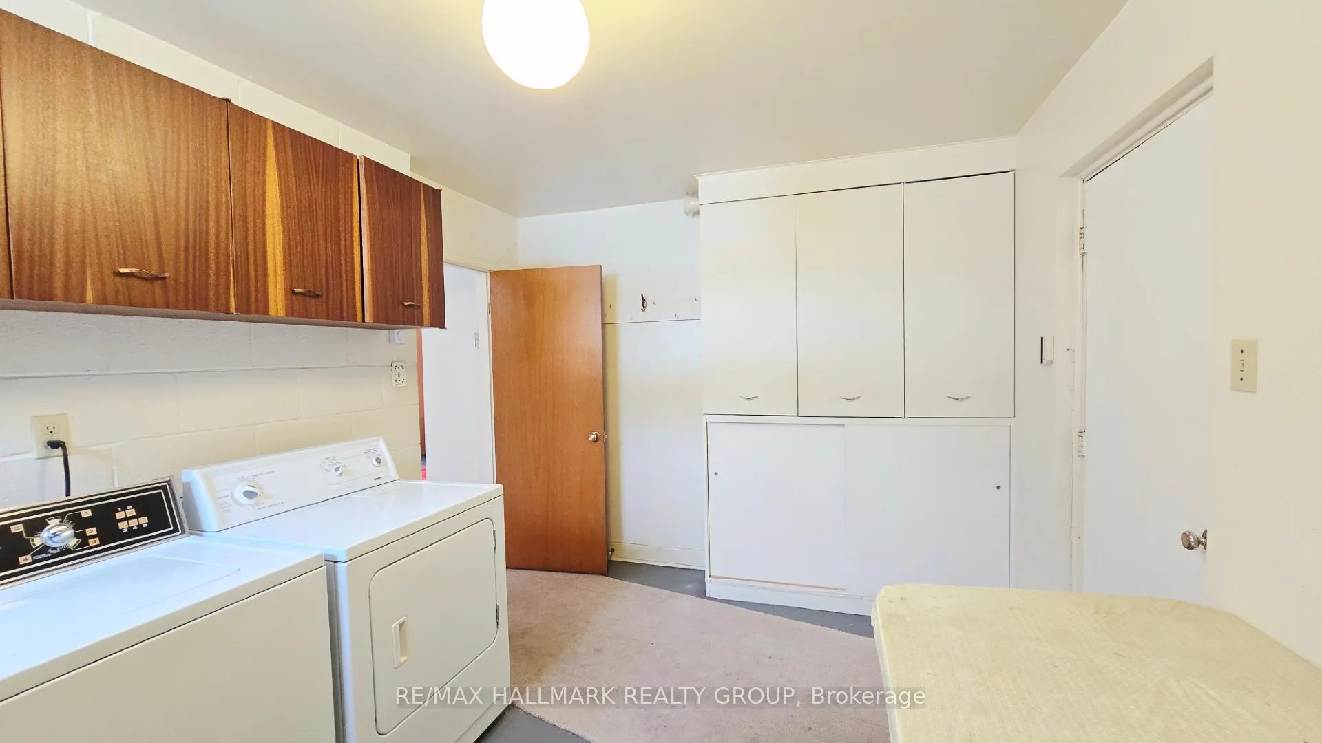 Photo 29 of 44 Foothills Drive, Ottawa, Lynwood Village — HOMEH