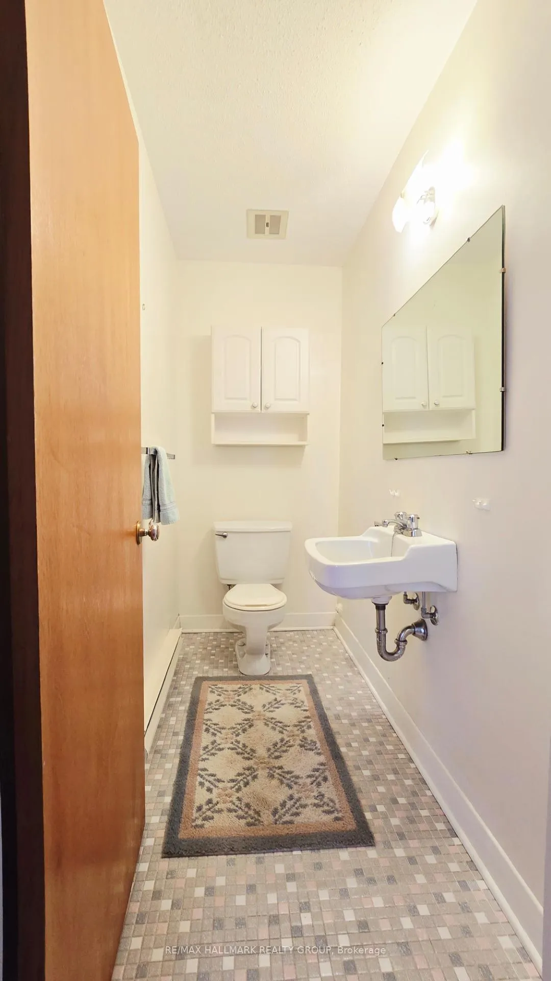 Photo 30 of 44 Foothills Drive, Ottawa, Lynwood Village — HOMEH