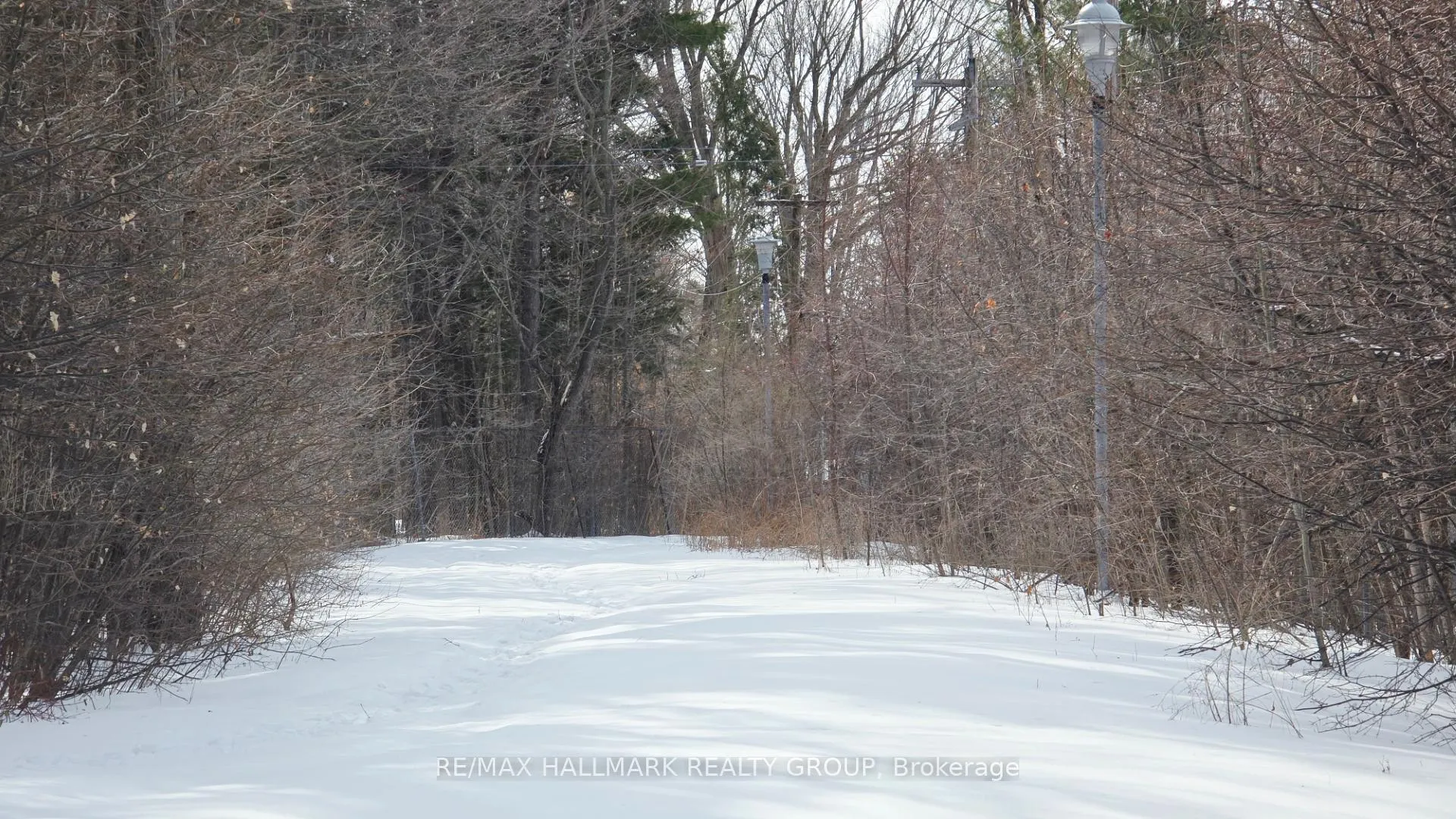 Photo 33 of 44 Foothills Drive, Ottawa, Lynwood Village — HOMEH