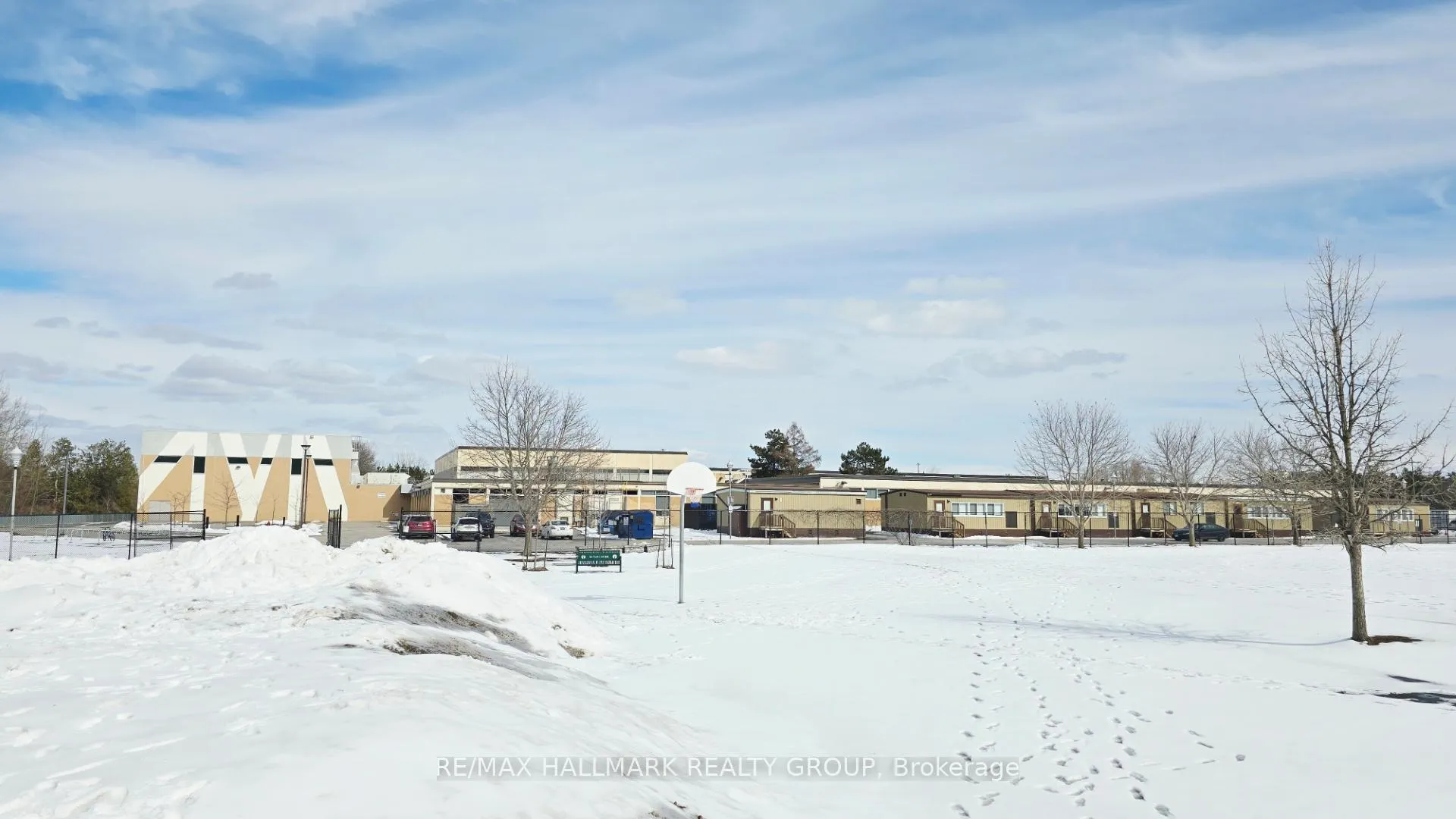 Photo 34 of 44 Foothills Drive, Ottawa, Lynwood Village — HOMEH