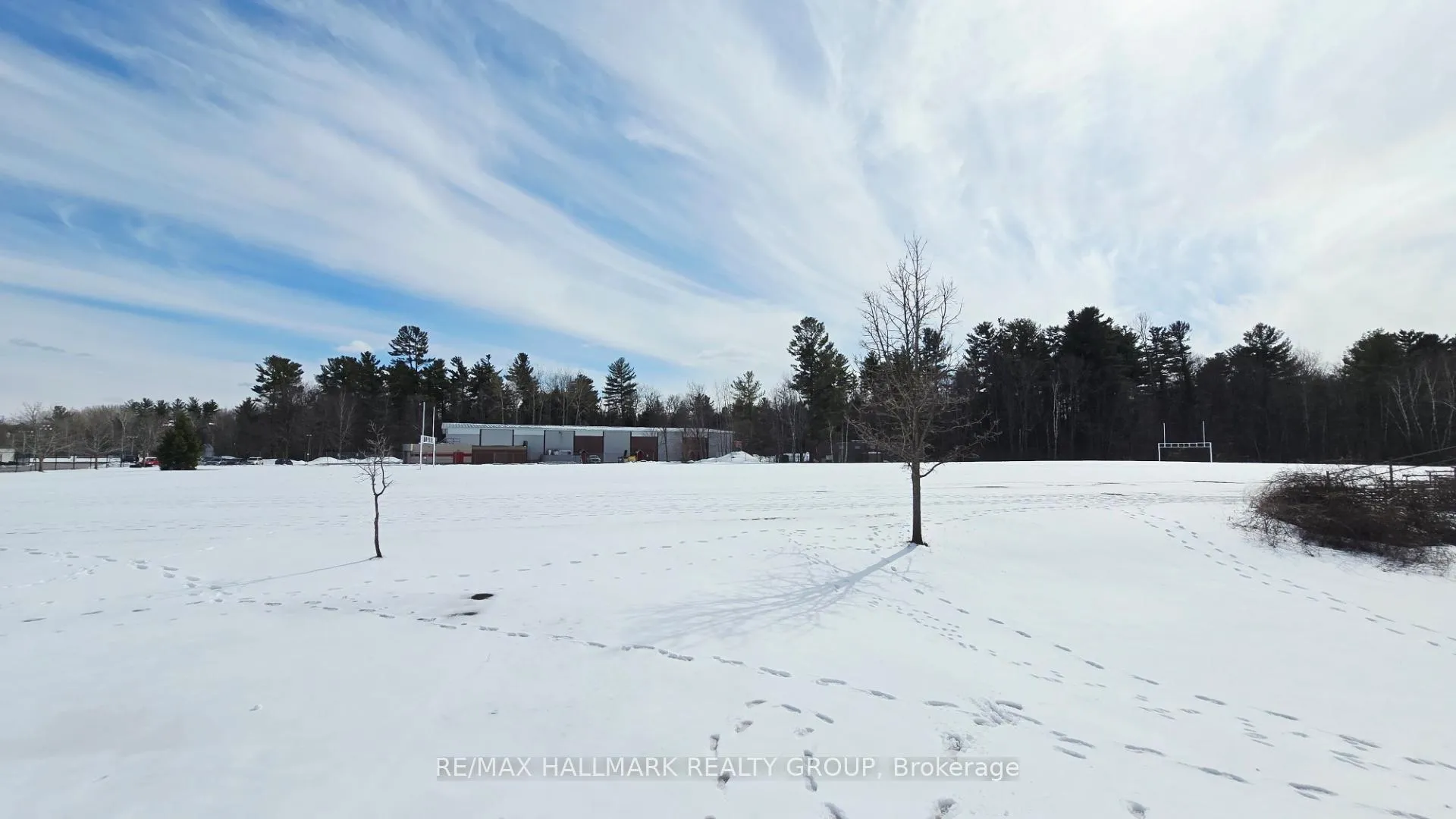 Photo 36 of 44 Foothills Drive, Ottawa, Lynwood Village — HOMEH