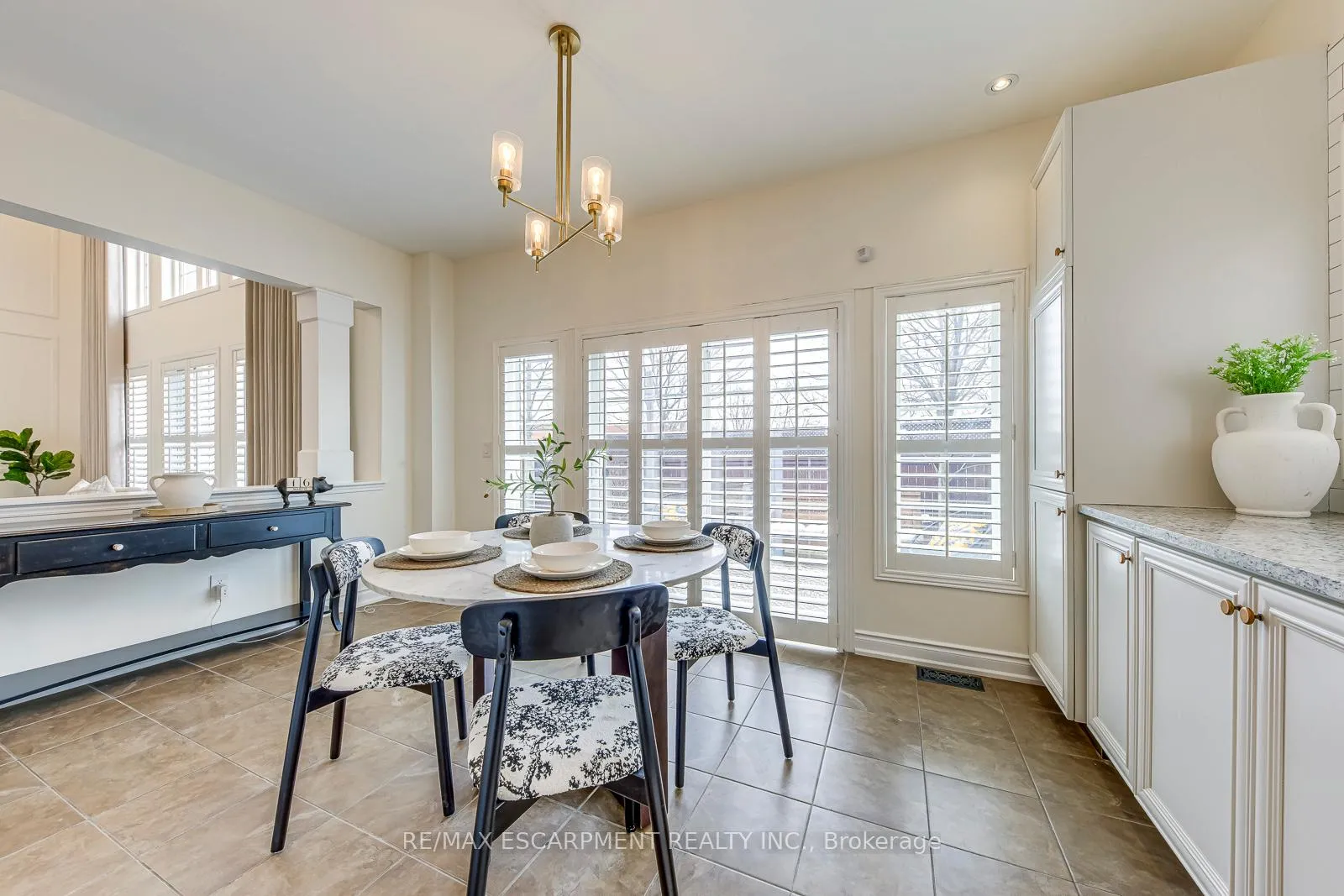 Photo 13 of 4200 Fuller Crescent, Burlington, Alton — HOMEH