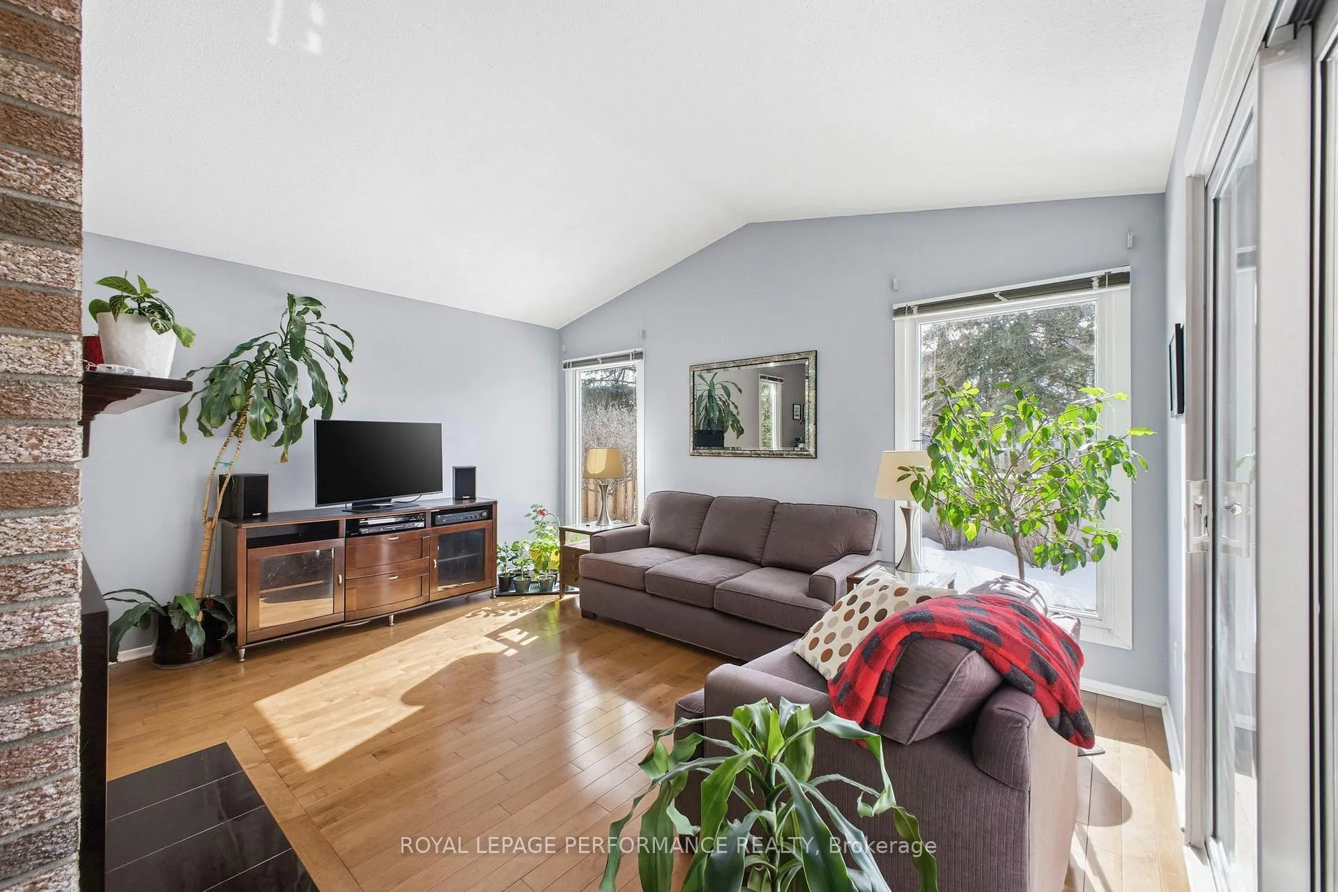 Photo 9 of 1089 St Emmanuel Terrace, Ottawa, Convent Glen North — HOMEH