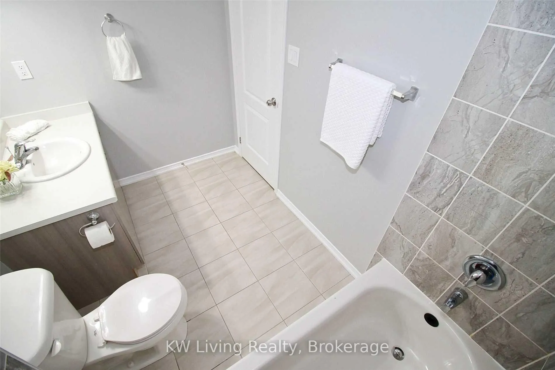 Photo 20 of 2385 Chevron Prince Path, Oshawa, Windfields — HOMEH