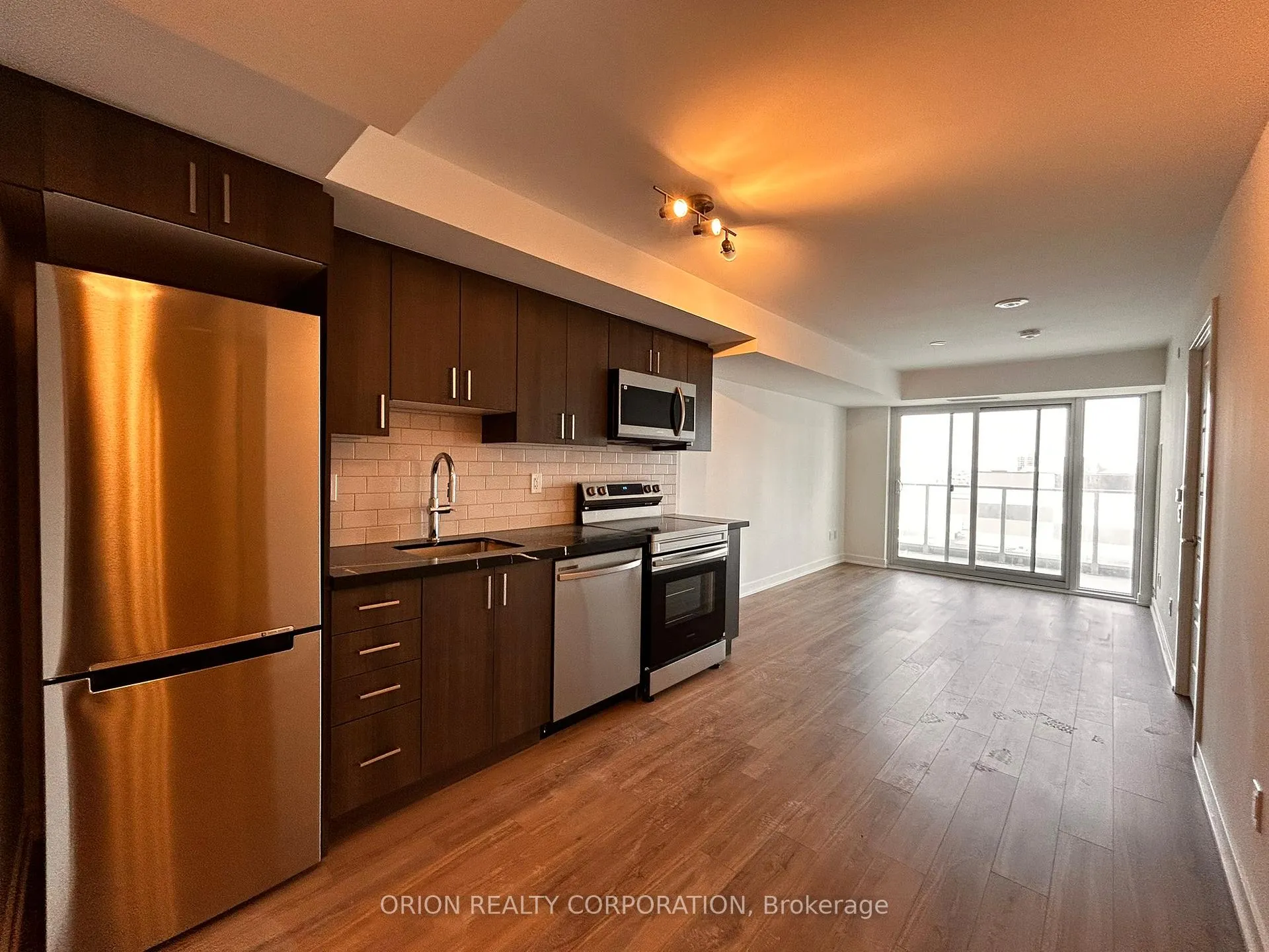 Photo 5 of Unit 1910, 1010 Sandy Beach Road, Pickering, Bay Ridges — HOMEH
