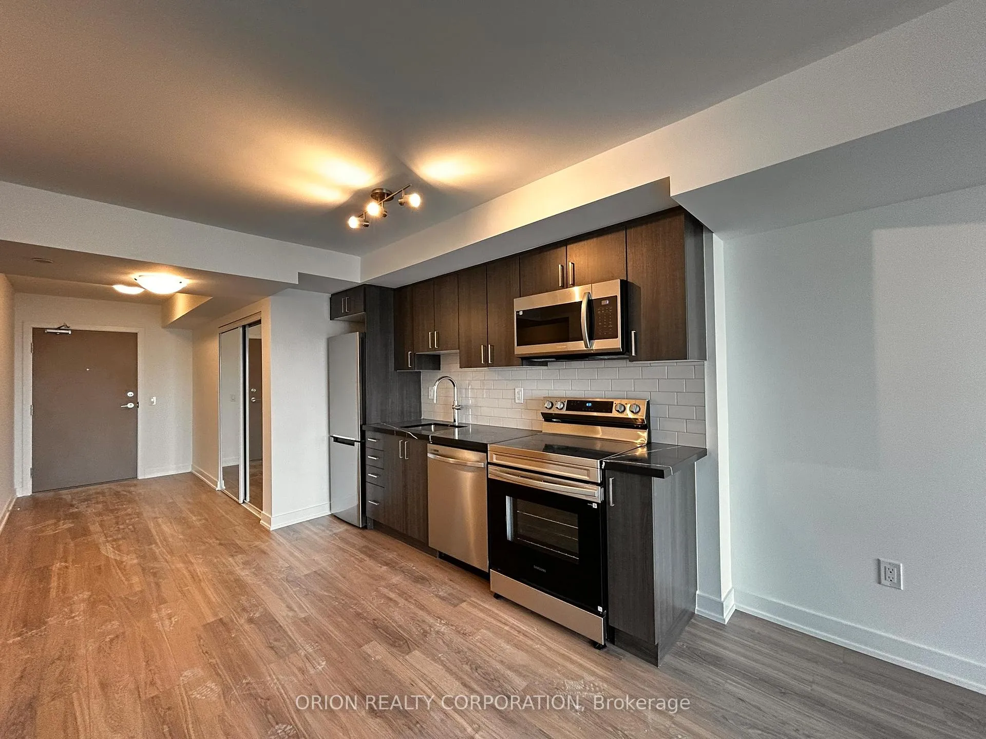 Photo 7 of Unit 1910, 1010 Sandy Beach Road, Pickering, Bay Ridges — HOMEH