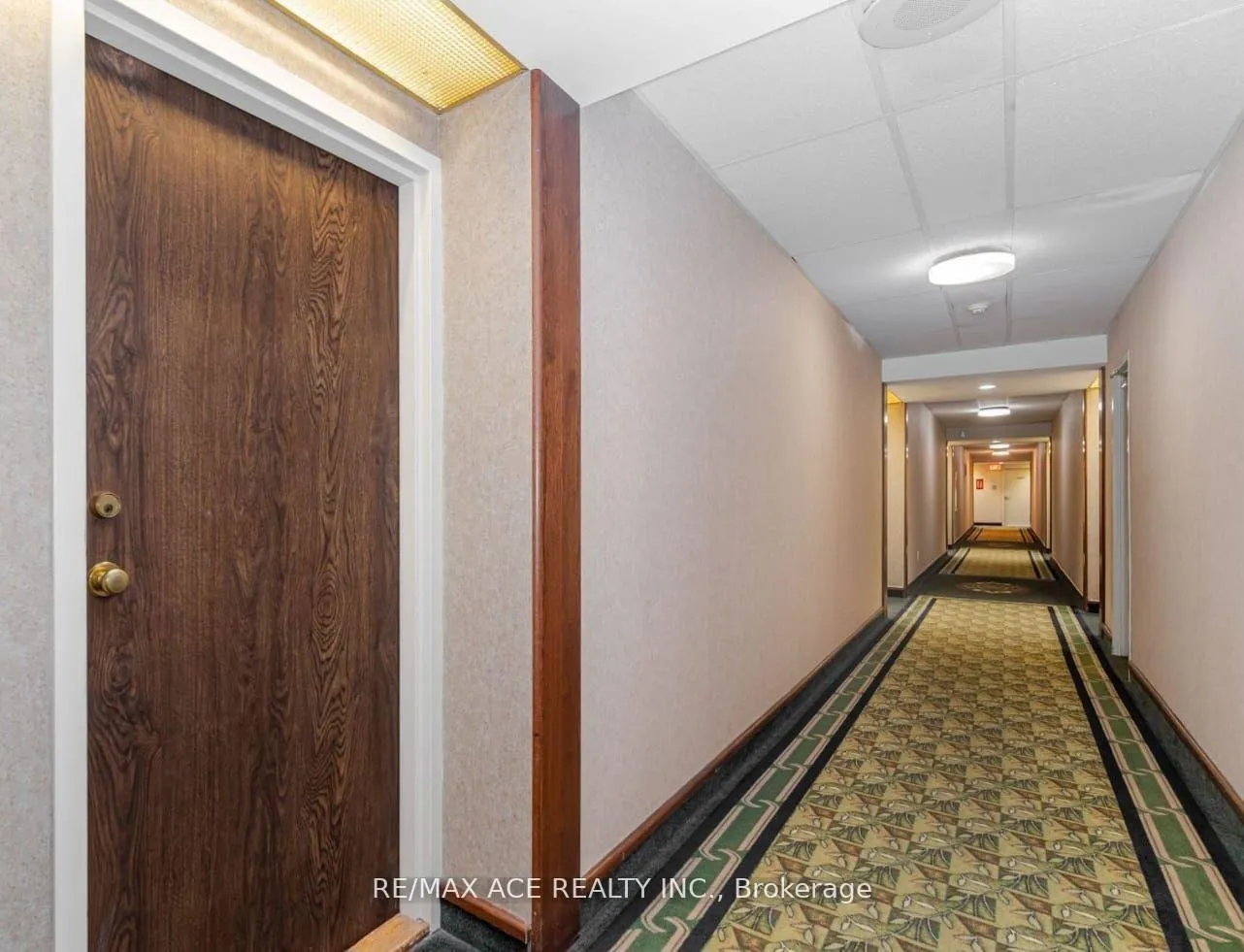 Photo 3 of Unit 1001, 26 Hanover Road, Brampton, Queen Street Corridor — HOMEH