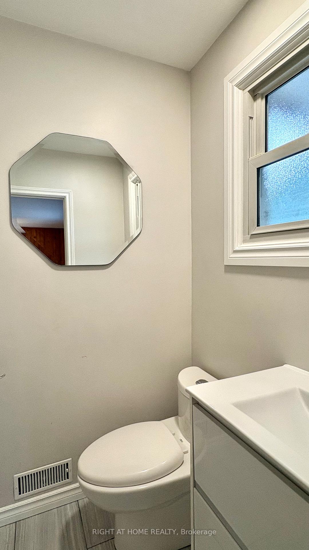 Photo 14 of 444 Quigley Road, Hamilton, Vincent — HOMEH
