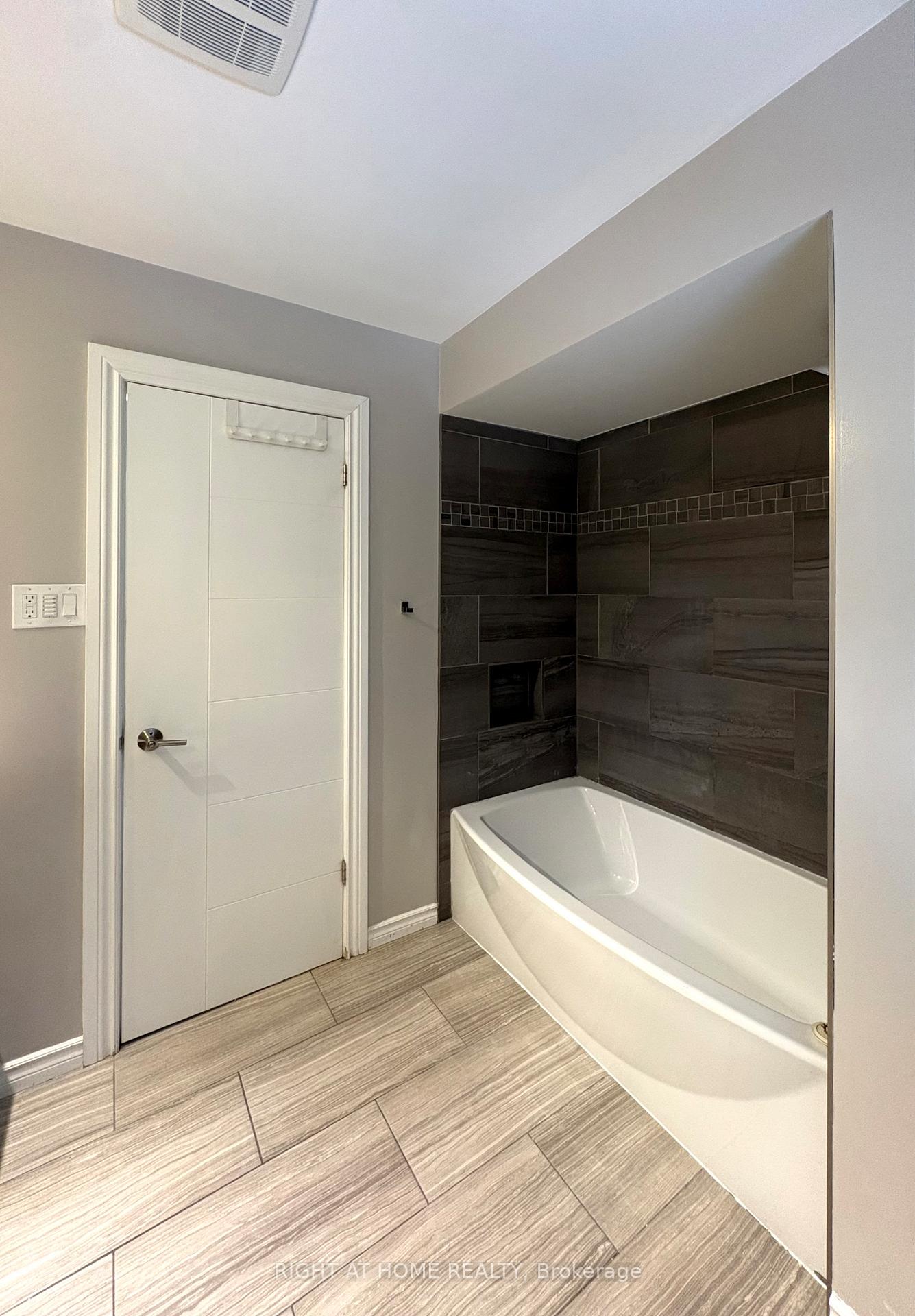 Photo 17 of 444 Quigley Road, Hamilton, Vincent — HOMEH