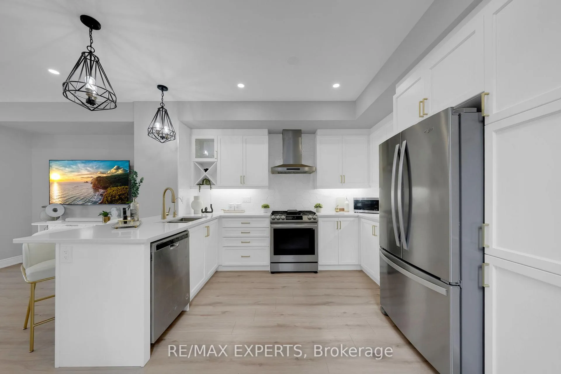 Photo 9 of 167 Walker Boulevard, New Tecumseth, Alliston — HOMEH