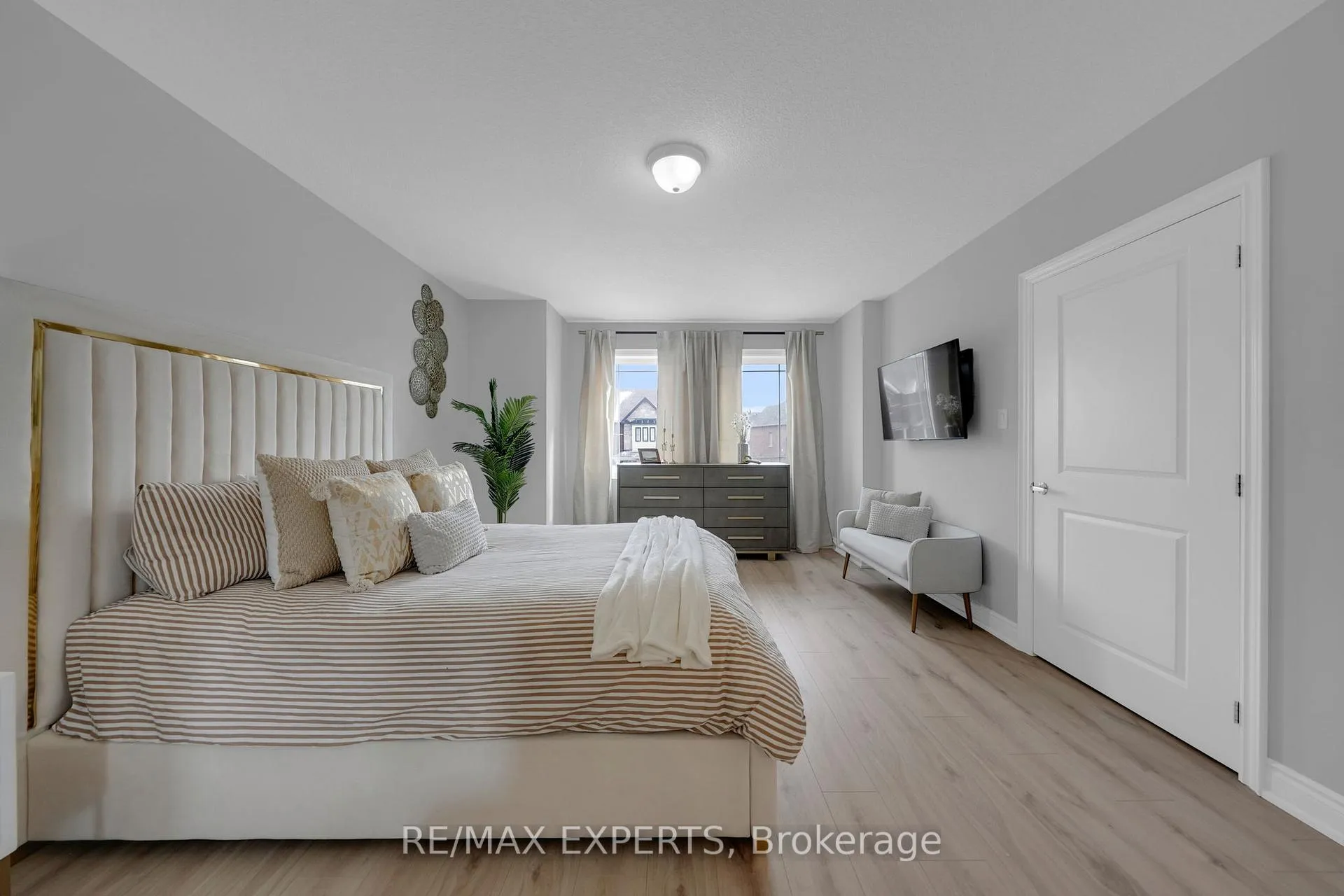 Photo 22 of 167 Walker Boulevard, New Tecumseth, Alliston — HOMEH