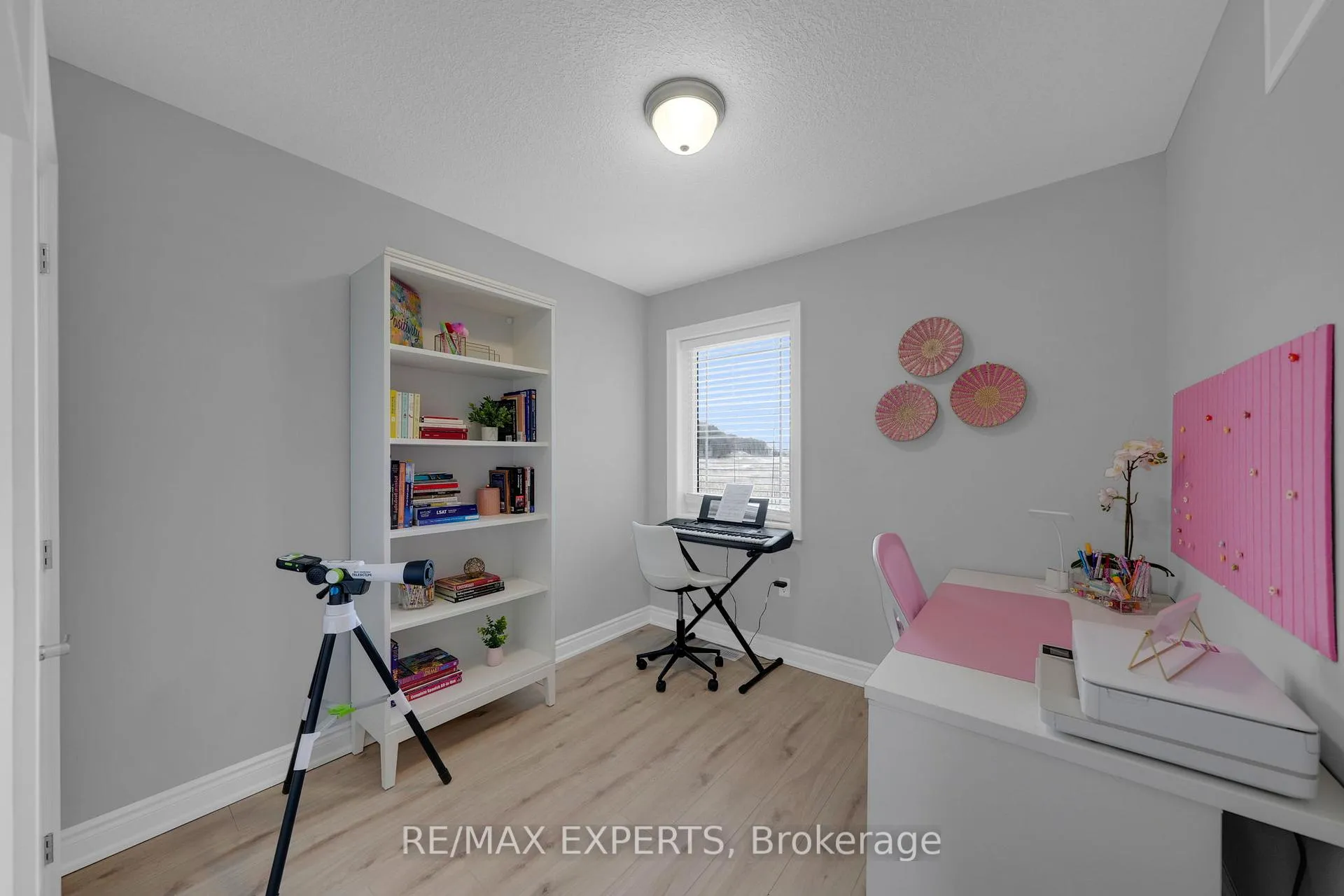 Photo 24 of 167 Walker Boulevard, New Tecumseth, Alliston — HOMEH
