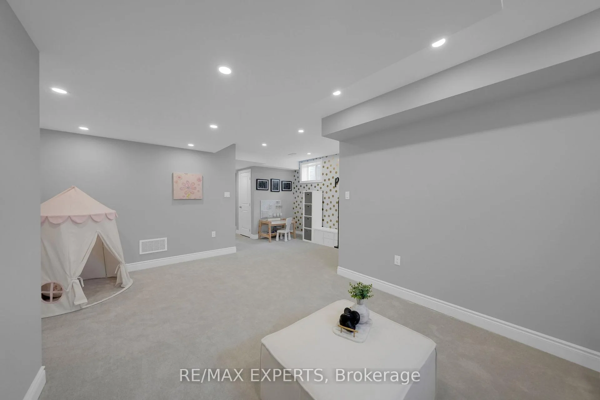 Photo 38 of 167 Walker Boulevard, New Tecumseth, Alliston — HOMEH