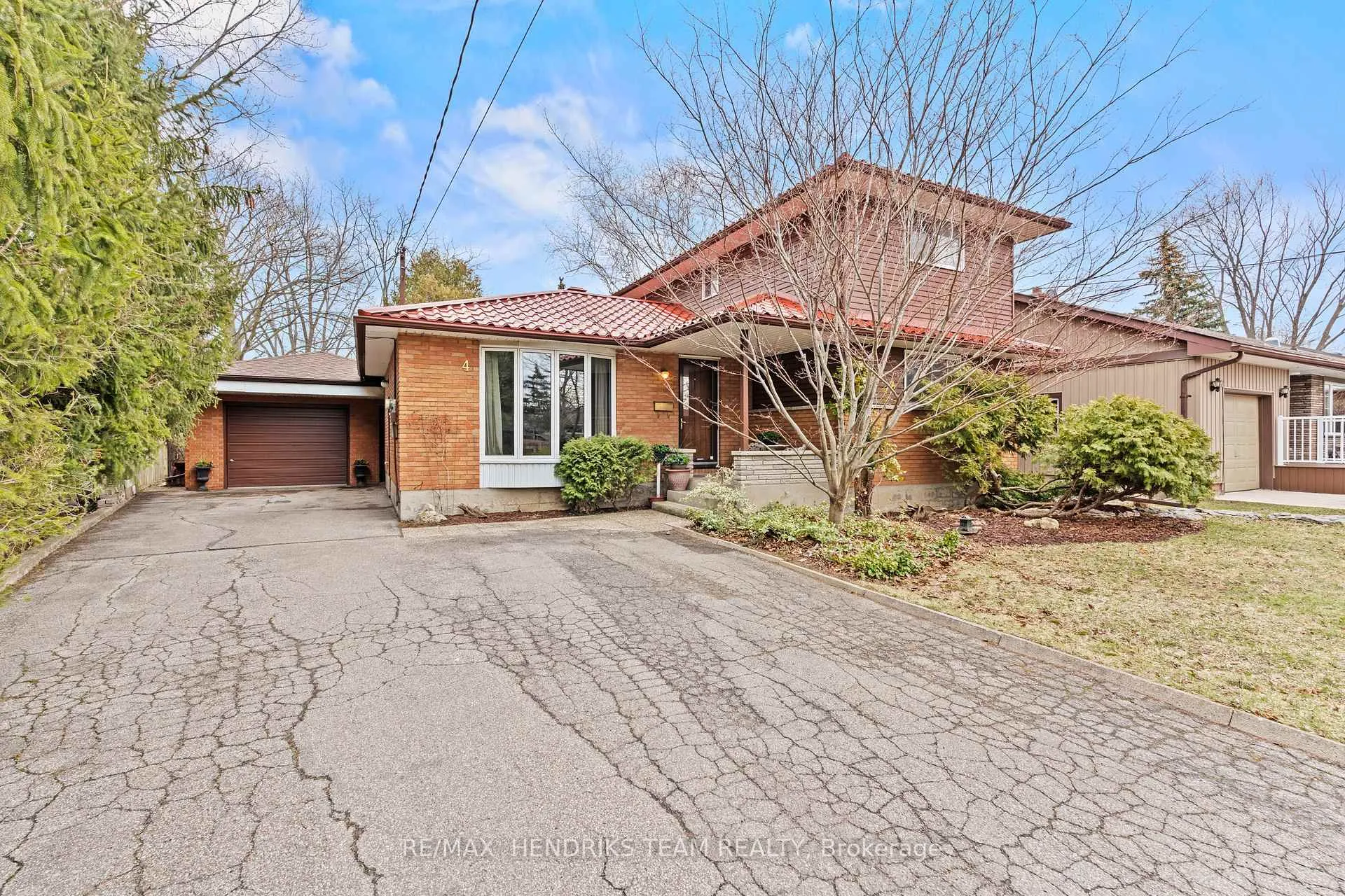 Photo 1 of 4 Ross Street, St. Catharines, Vine/Linwell — HOMEH