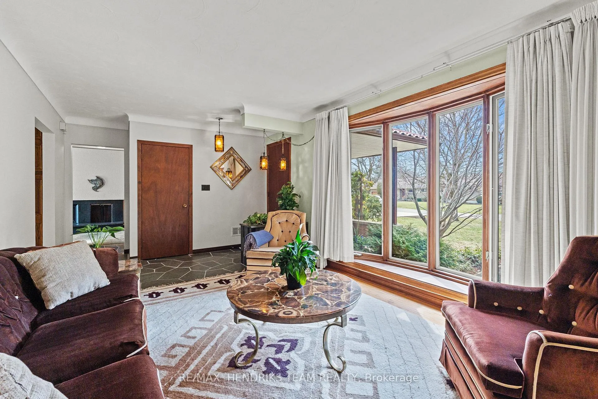 Photo 8 of 4 Ross Street, St. Catharines, Vine/Linwell — HOMEH