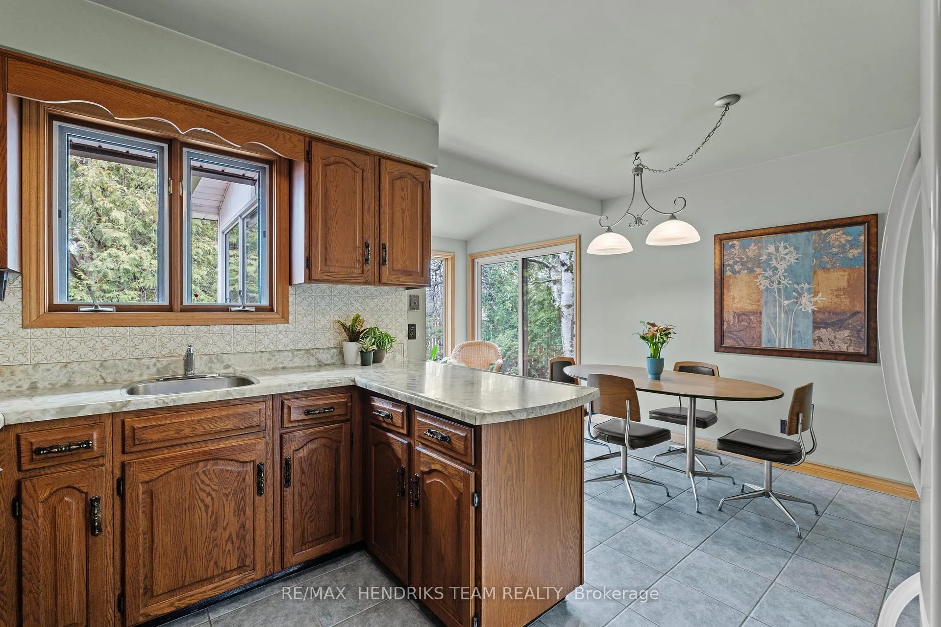 Photo 14 of 4 Ross Street, St. Catharines, Vine/Linwell — HOMEH