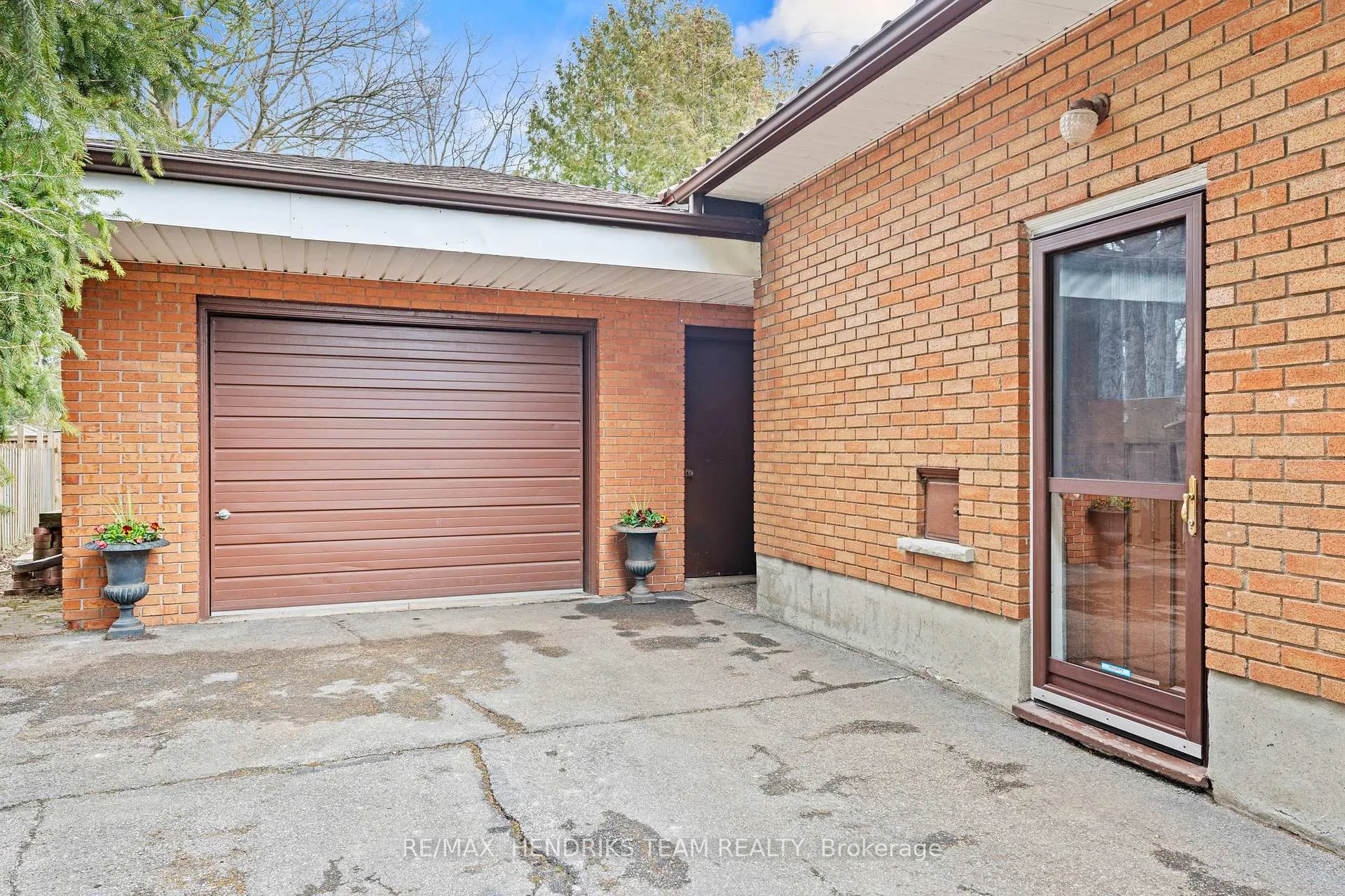Photo 35 of 4 Ross Street, St. Catharines, Vine/Linwell — HOMEH