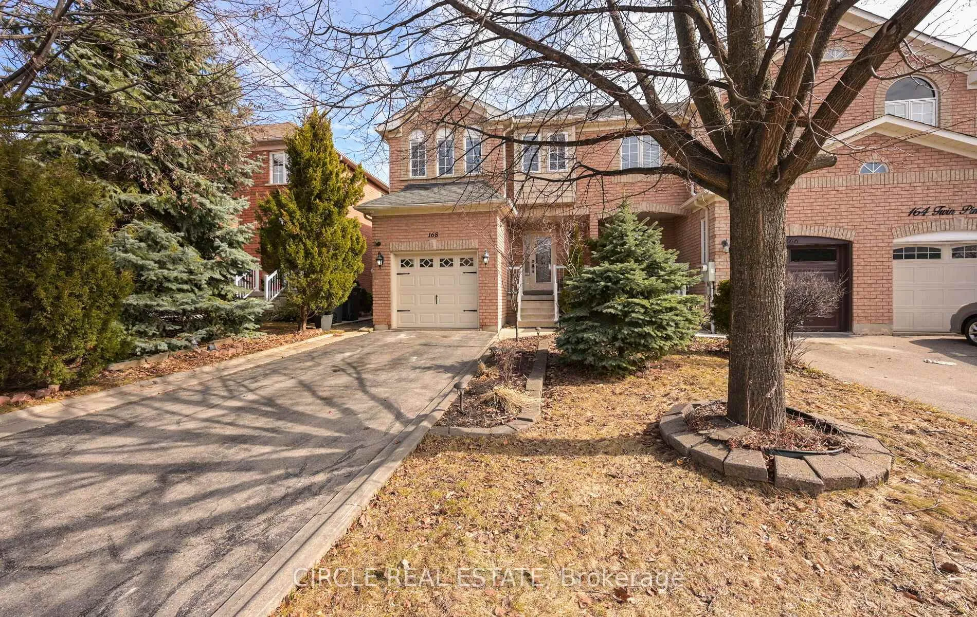 Front of 168 twin pines Crescent