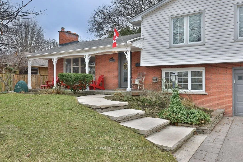 Photo 3 of 377 Arden Crescent, Burlington, Shoreacres — HOMEH