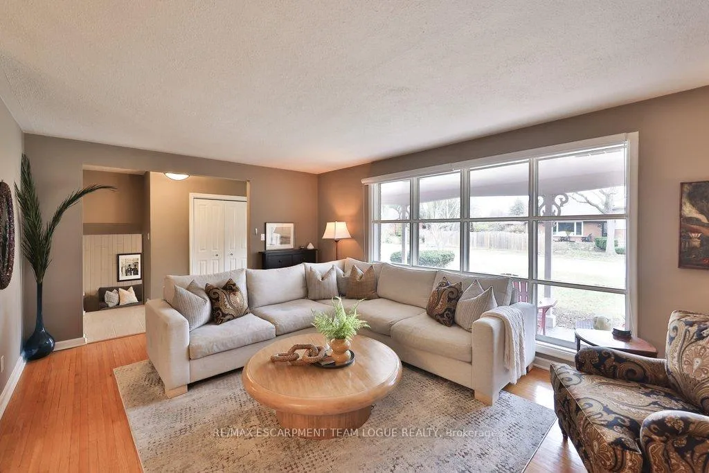 Photo 10 of 377 Arden Crescent, Burlington, Shoreacres — HOMEH