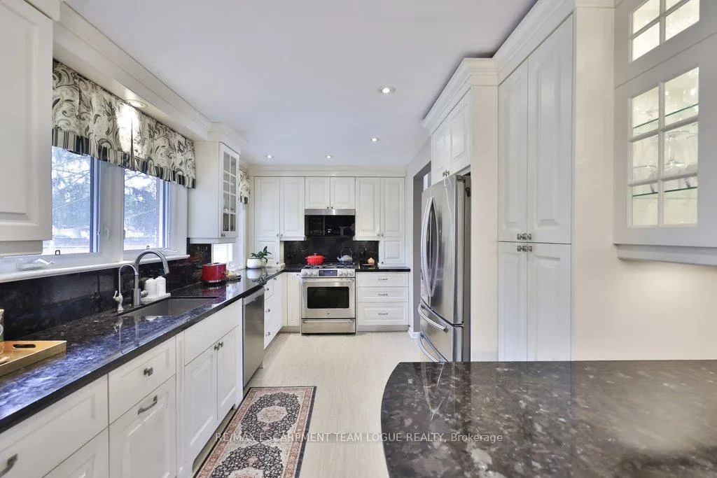 Photo 15 of 377 Arden Crescent, Burlington, Shoreacres — HOMEH