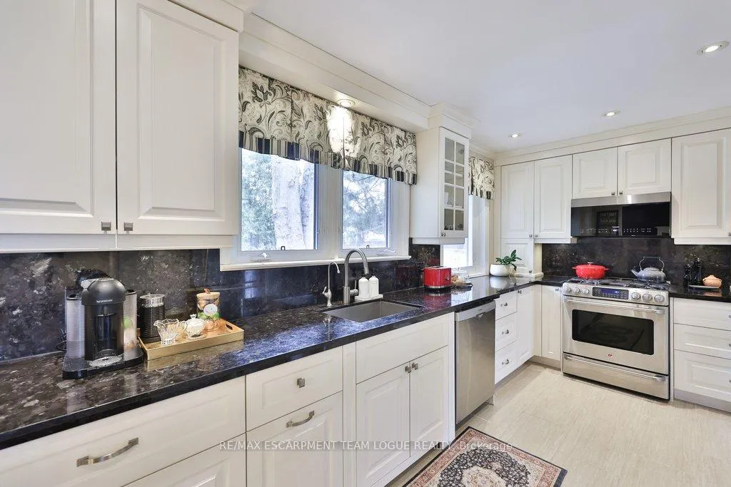Photo 16 of 377 Arden Crescent, Burlington, Shoreacres — HOMEH